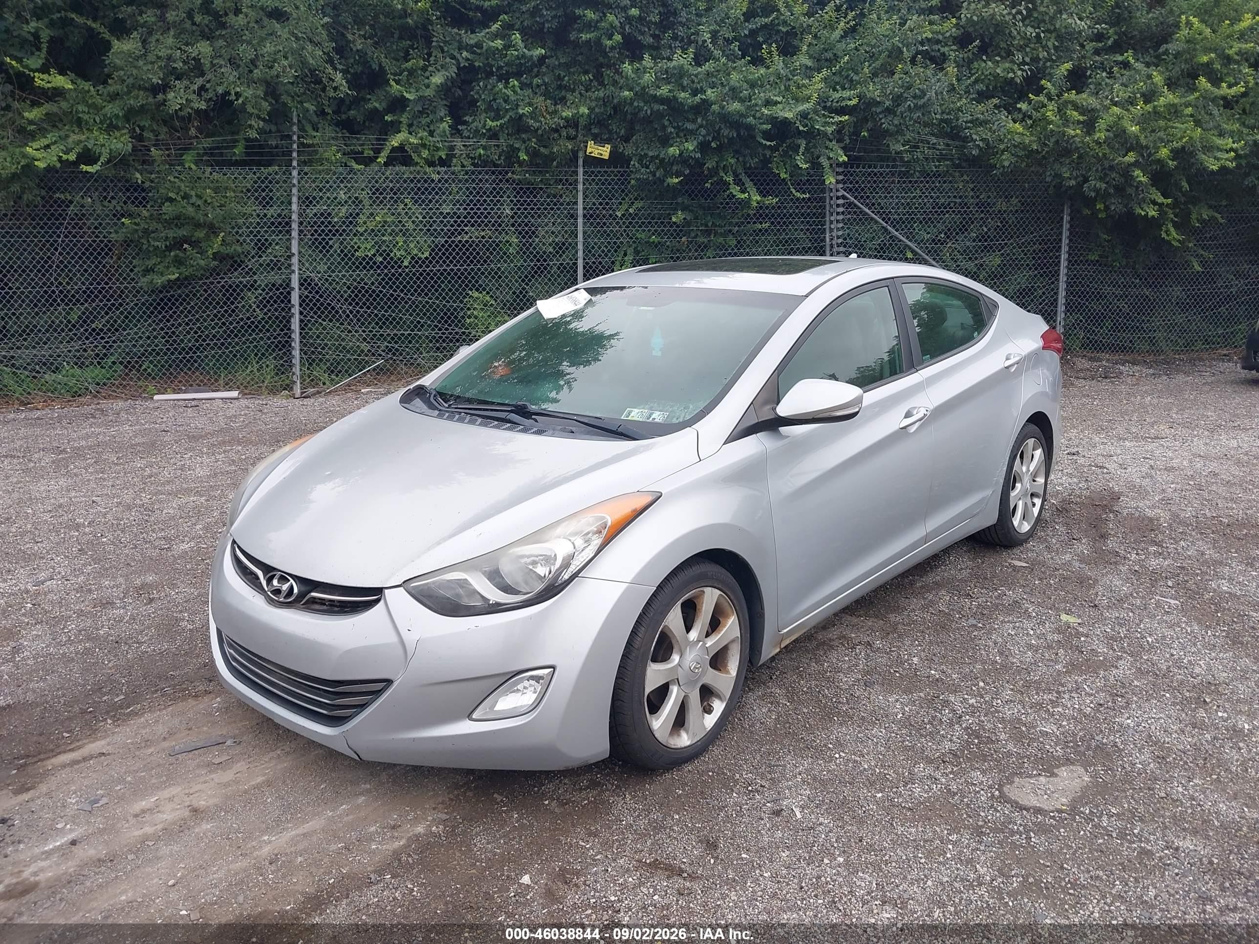 2011 Hyundai Elantra Limited Silver vin: 5NPDH4AE5BH015689