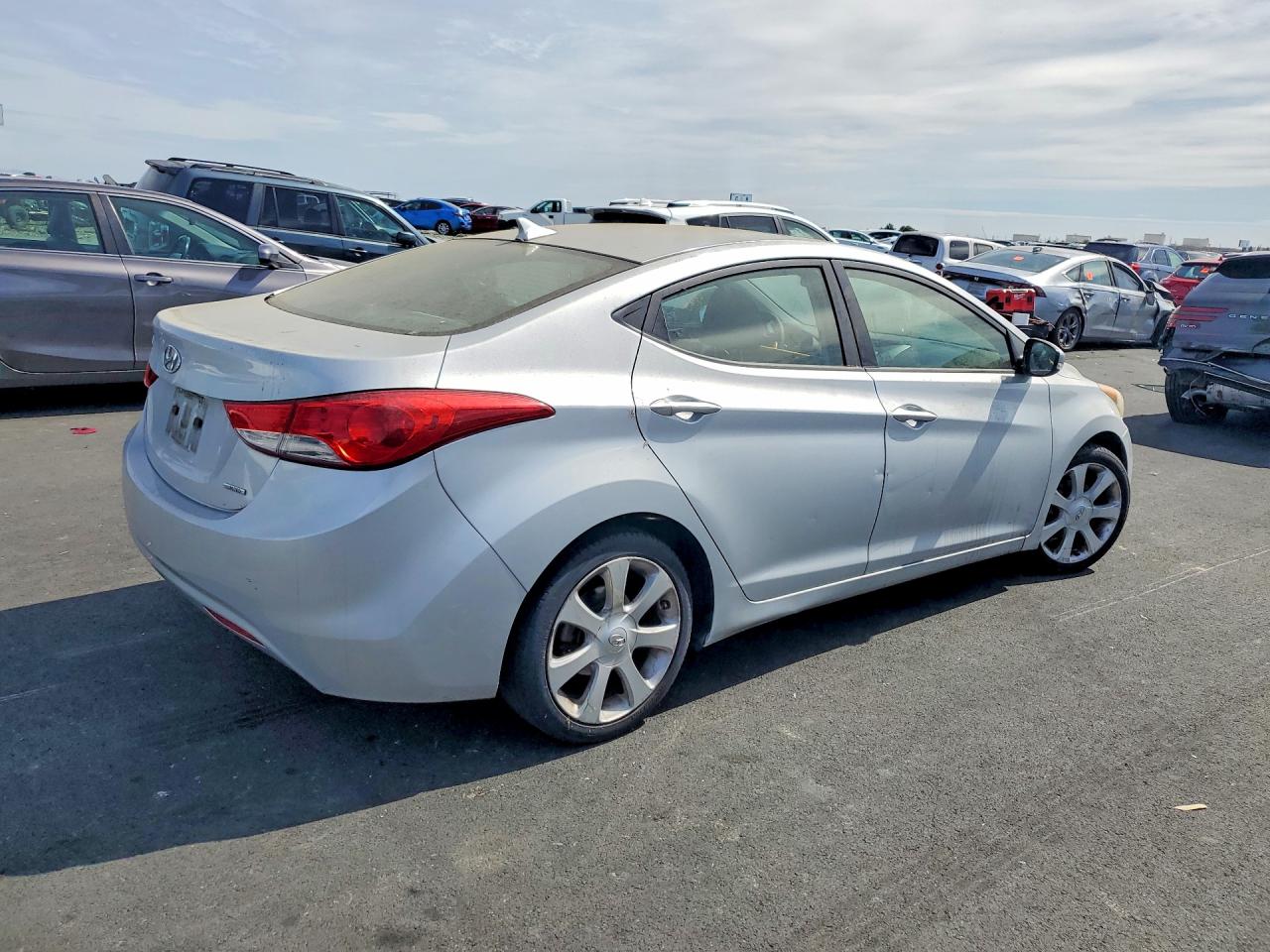 2011 Hyundai Elantra Limited Silver vin: 5NPDH4AE5BH016325