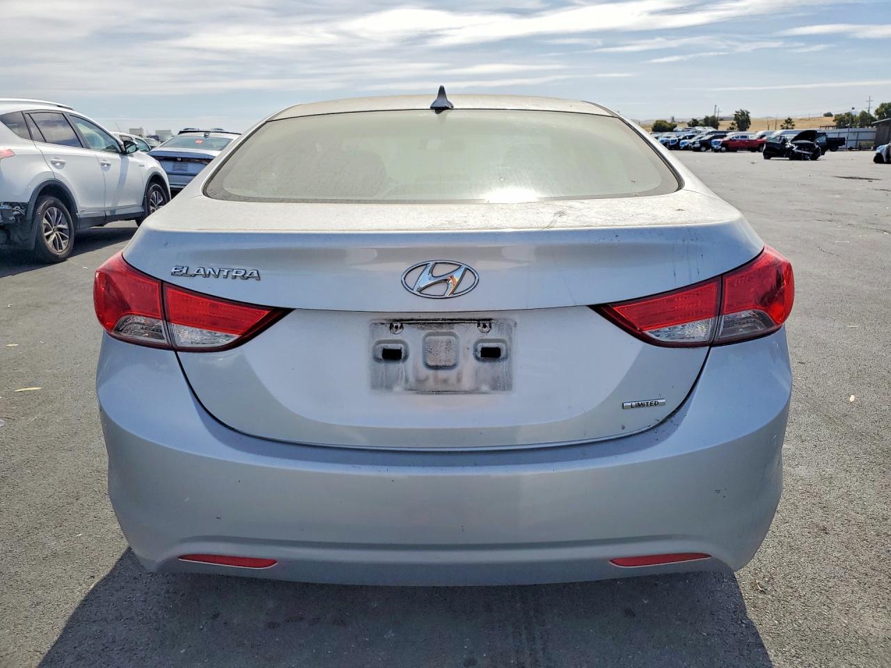 2011 Hyundai Elantra Limited Silver vin: 5NPDH4AE5BH016325