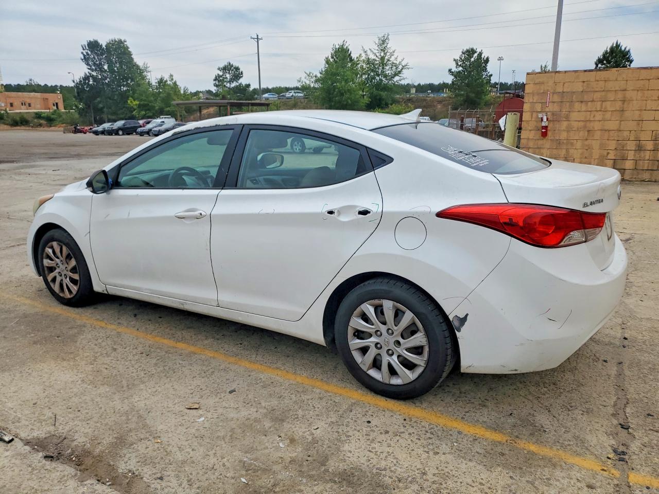2011 Hyundai Elantra Gls White vin: 5NPDH4AE5BH023842