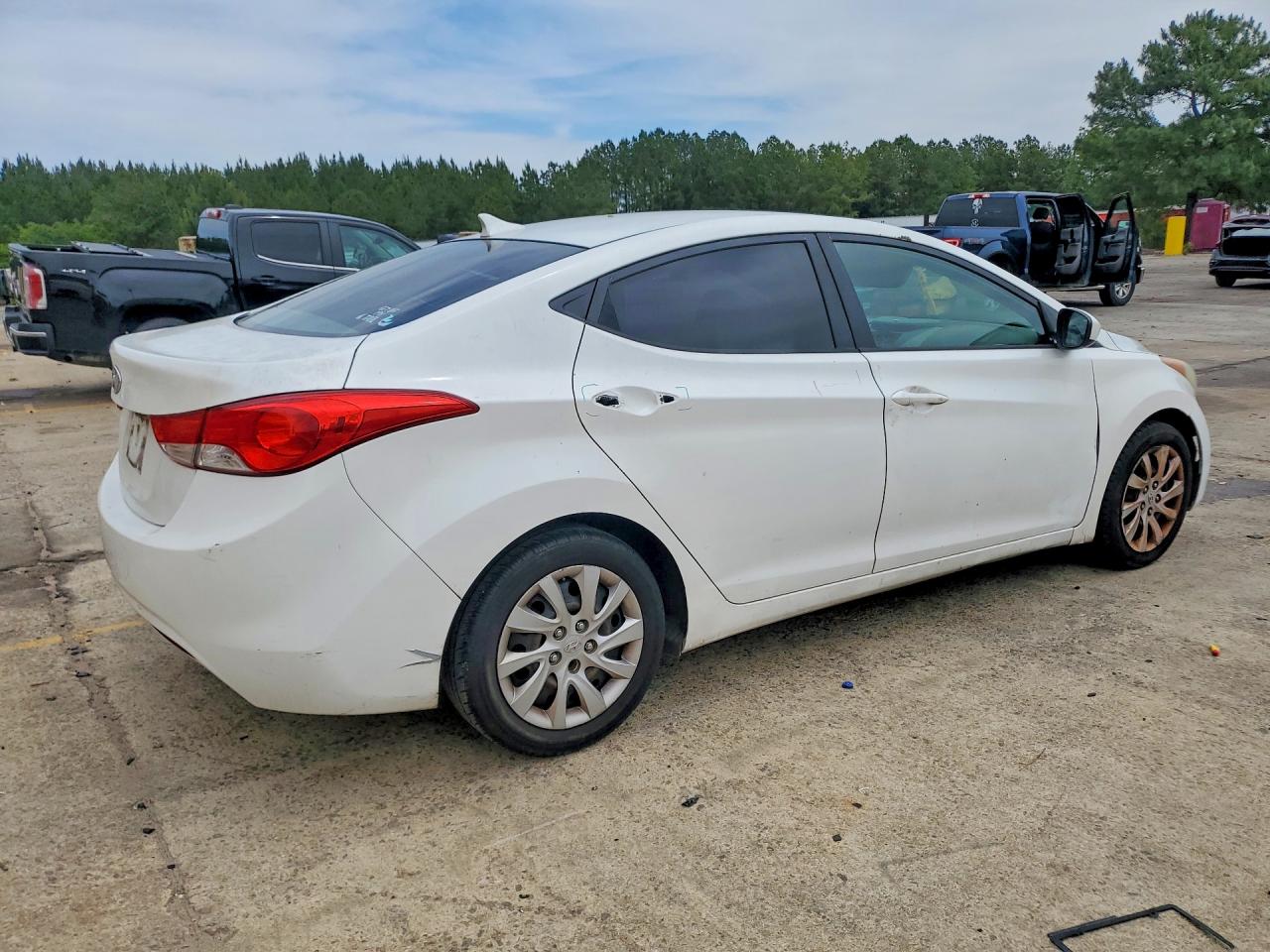 2011 Hyundai Elantra Gls White vin: 5NPDH4AE5BH023842