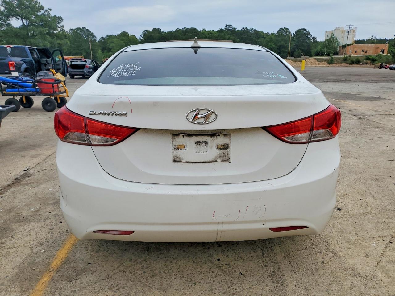 2011 Hyundai Elantra Gls White vin: 5NPDH4AE5BH023842