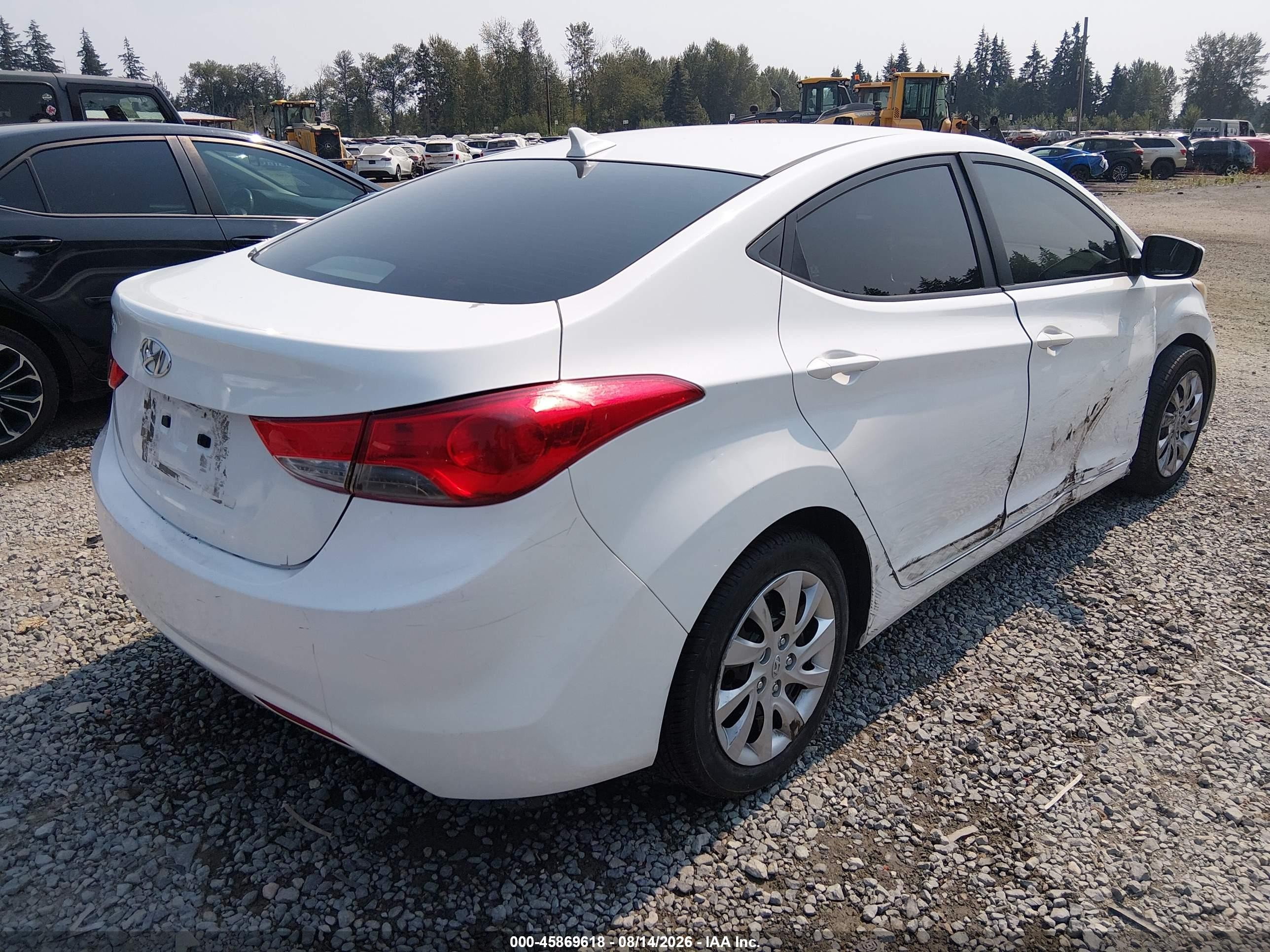 2011 Hyundai Elantra Gls/limited White vin: 5NPDH4AE5BH024179