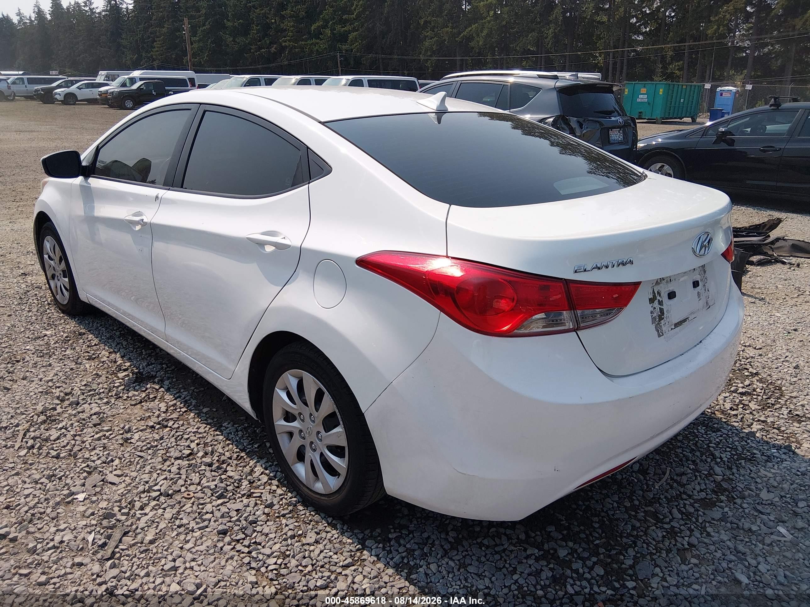 2011 Hyundai Elantra Gls/limited White vin: 5NPDH4AE5BH024179