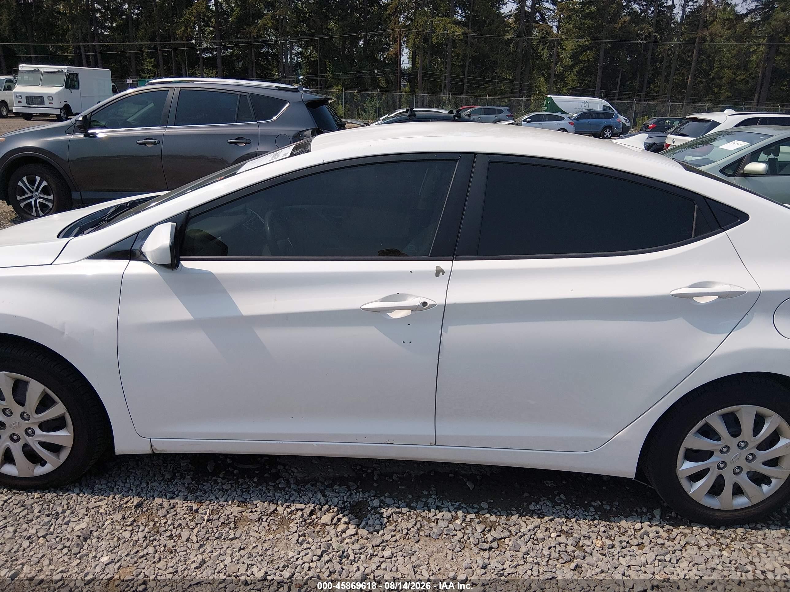 2011 Hyundai Elantra Gls/limited White vin: 5NPDH4AE5BH024179