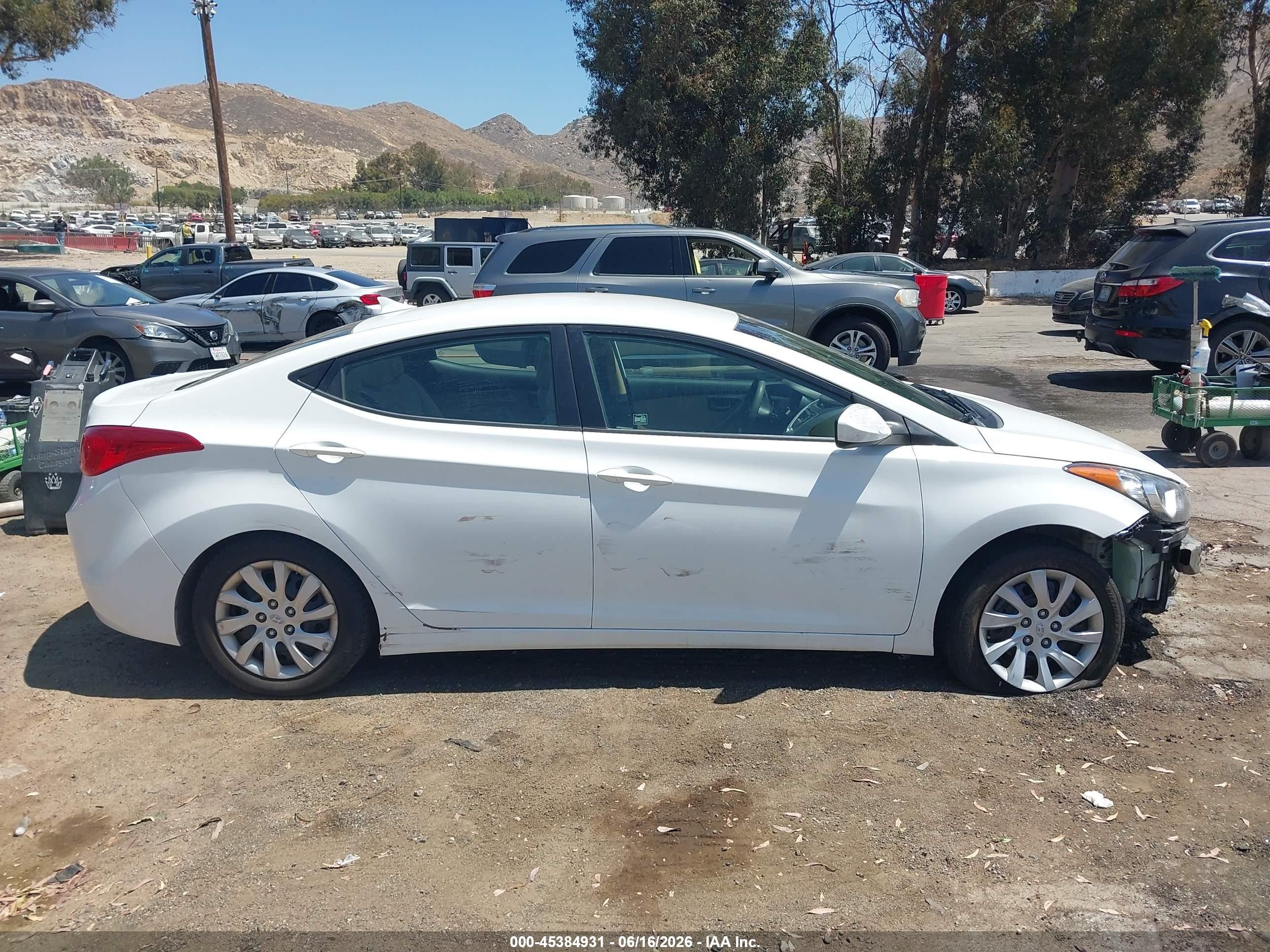2011 Hyundai Elantra Gls White vin: 5NPDH4AE5BH043511