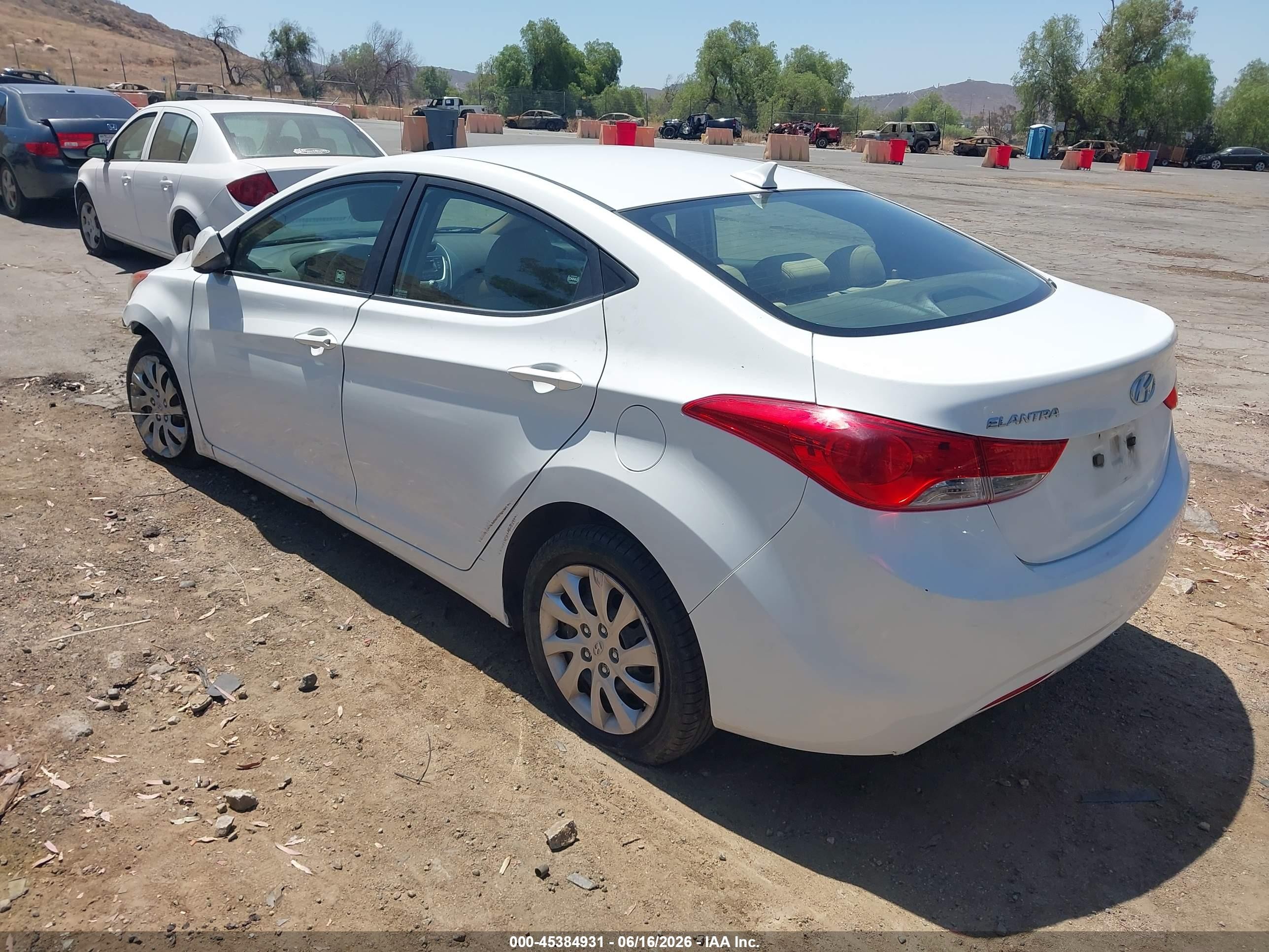 2011 Hyundai Elantra Gls White vin: 5NPDH4AE5BH043511