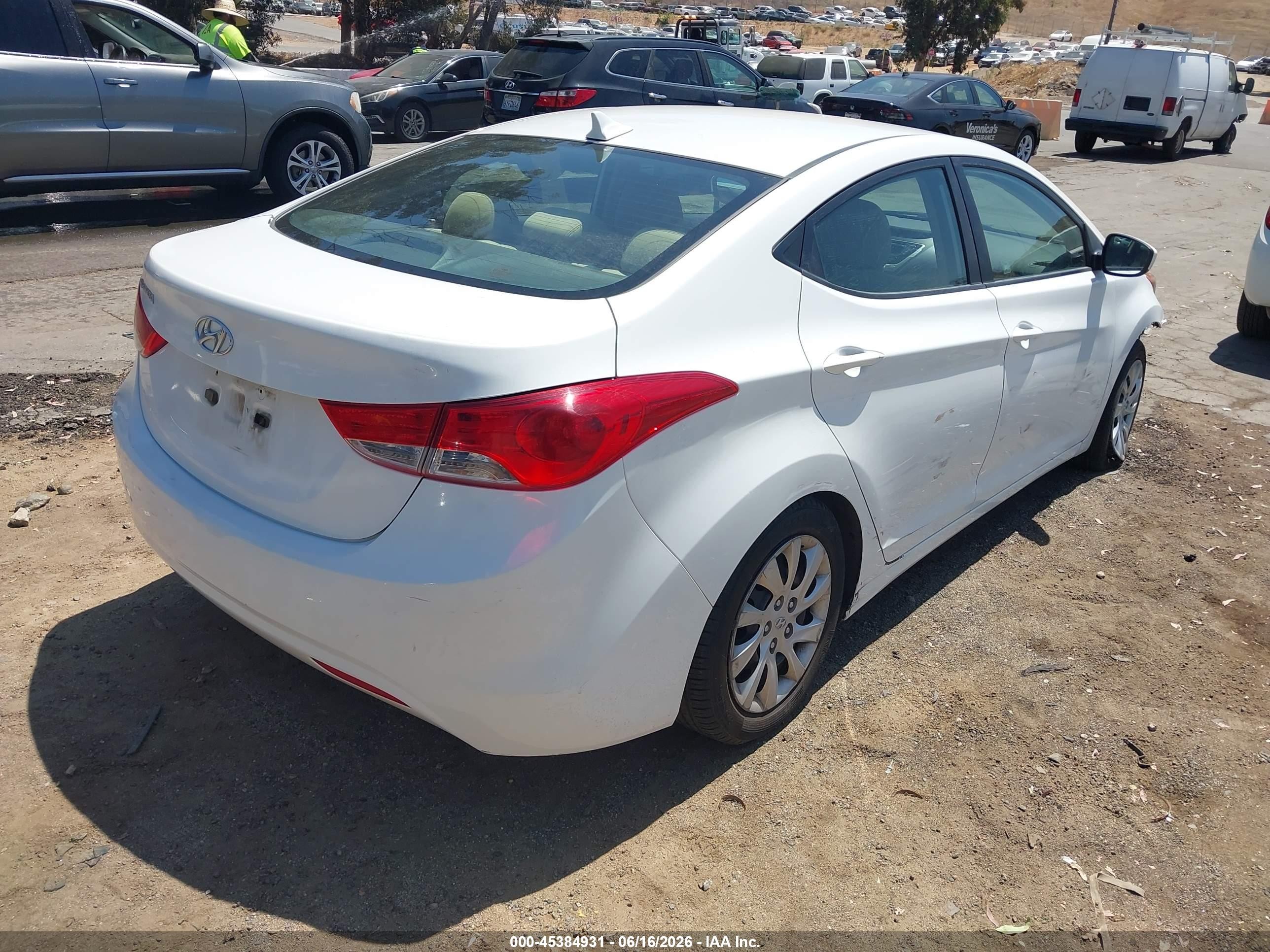 2011 Hyundai Elantra Gls White vin: 5NPDH4AE5BH043511