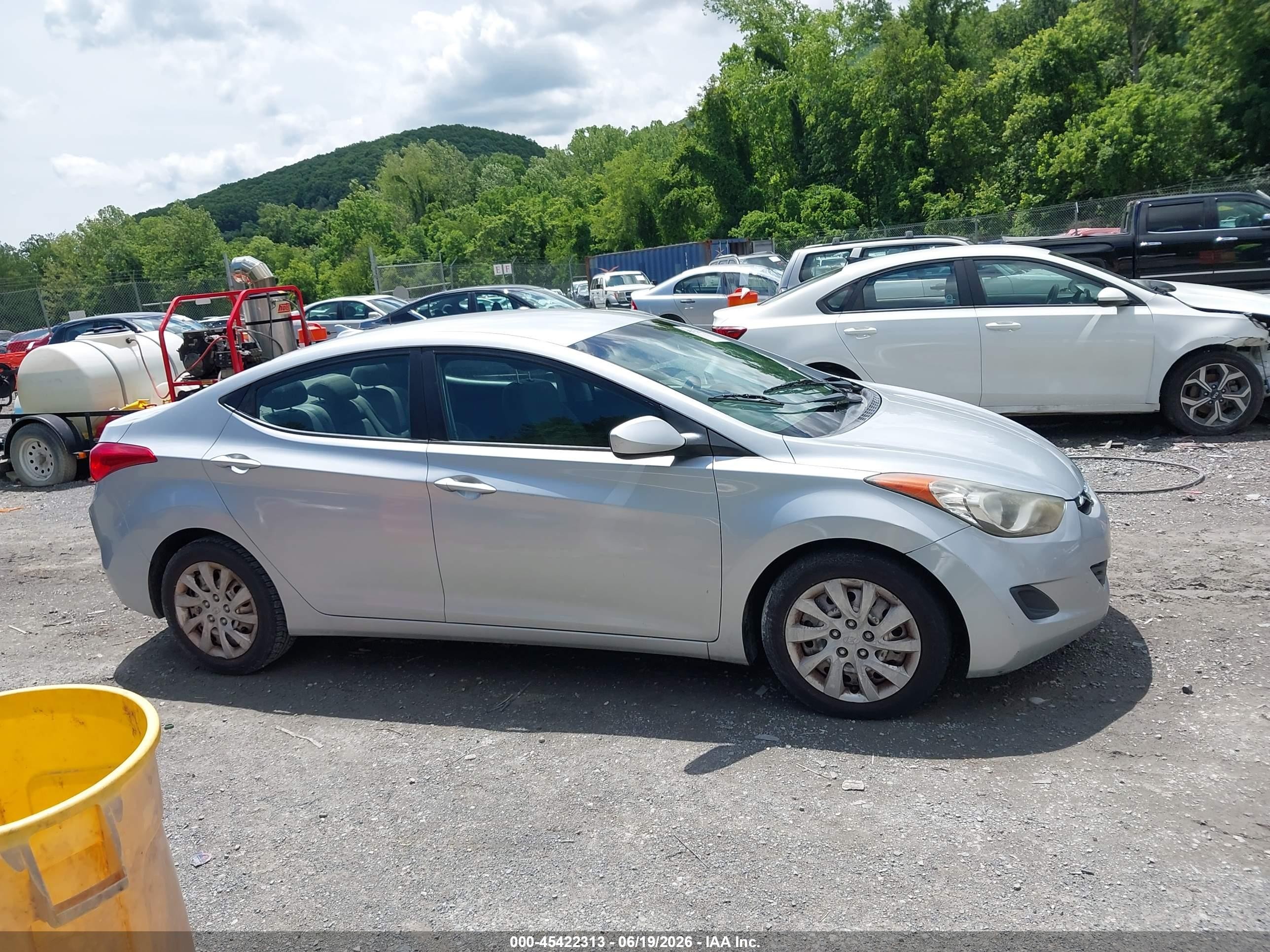 2012 Hyundai Elantra Gls Silver vin: 5NPDH4AE5CH067003