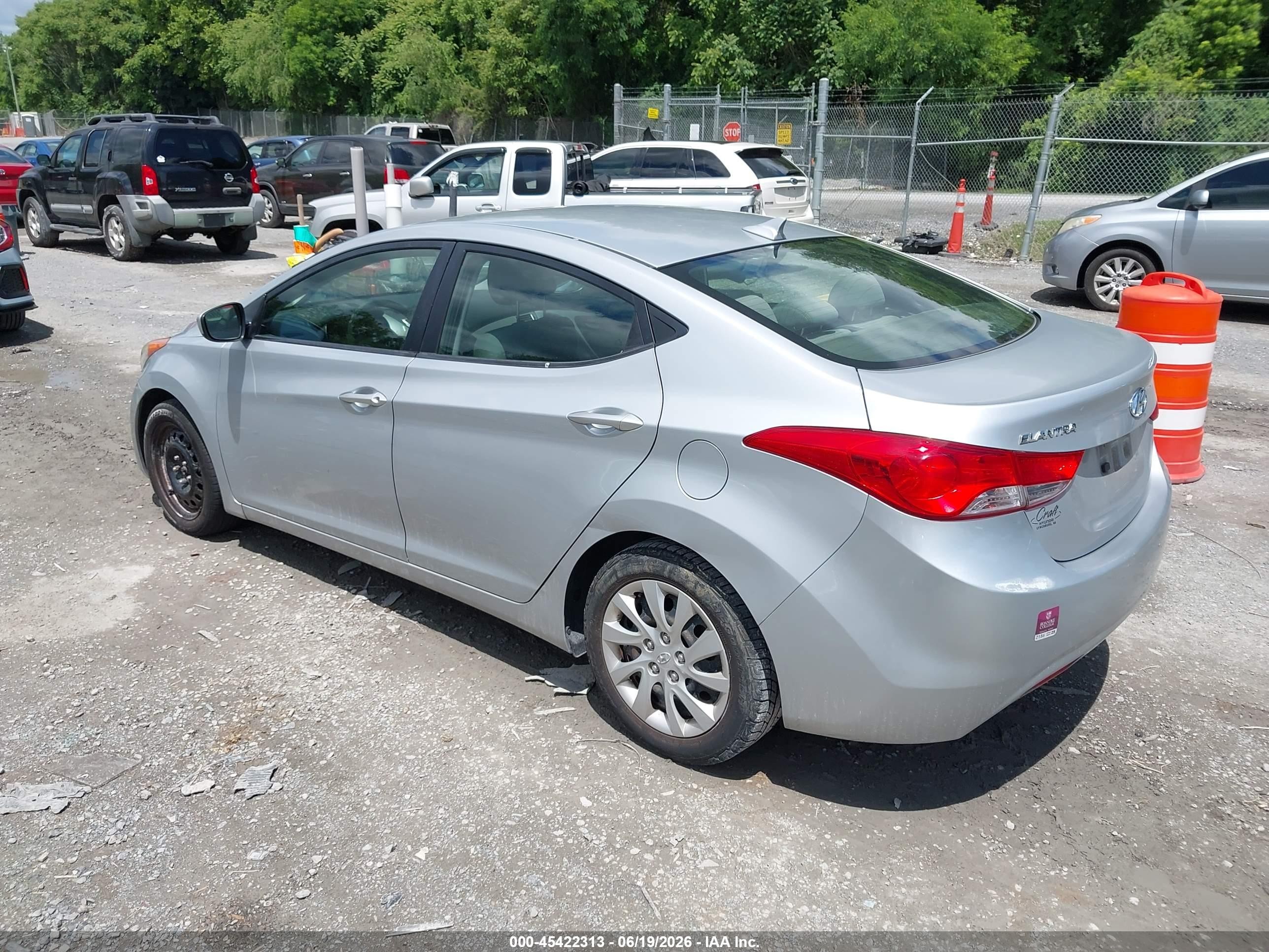 2012 Hyundai Elantra Gls Silver vin: 5NPDH4AE5CH067003