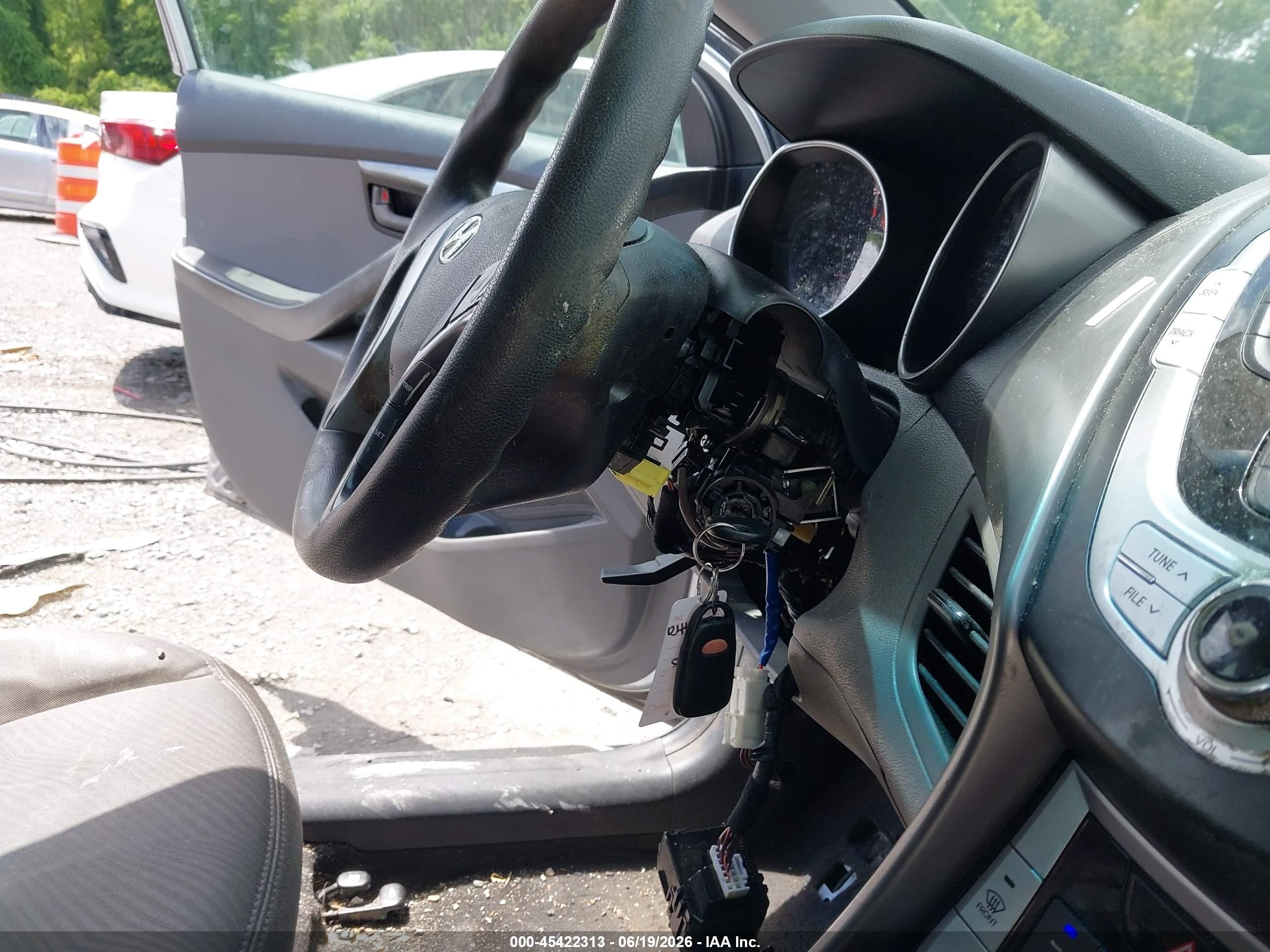 2012 Hyundai Elantra Gls Silver vin: 5NPDH4AE5CH067003