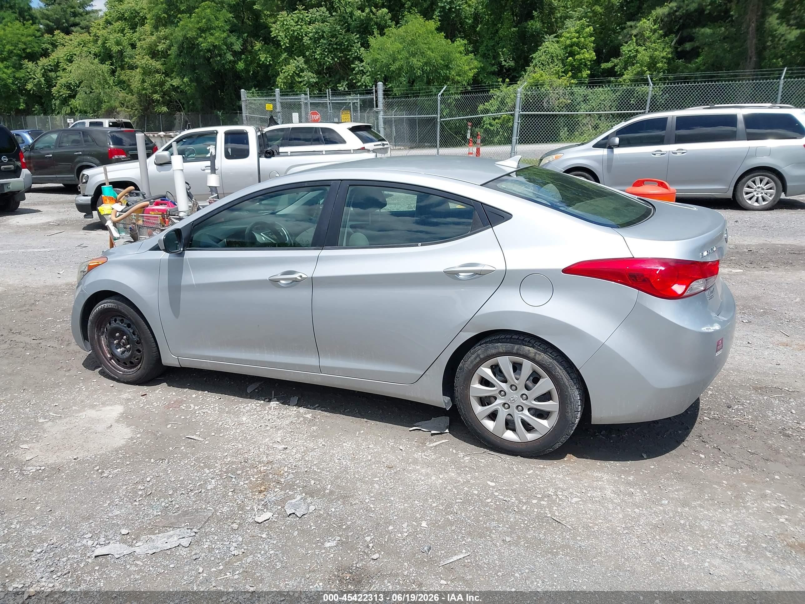 2012 Hyundai Elantra Gls Silver vin: 5NPDH4AE5CH067003
