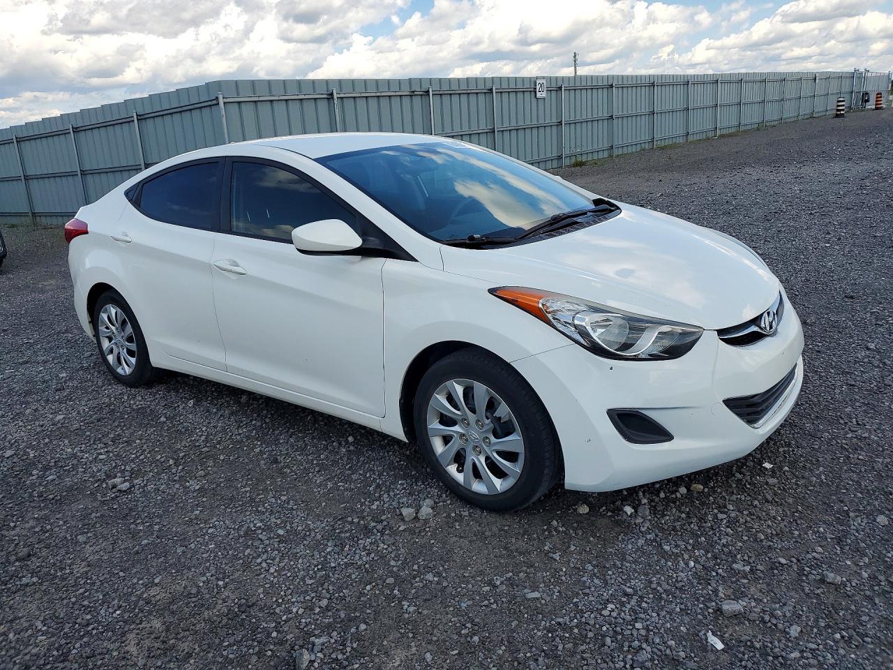 2012 Hyundai Elantra Gls White vin: 5NPDH4AE5CH081161