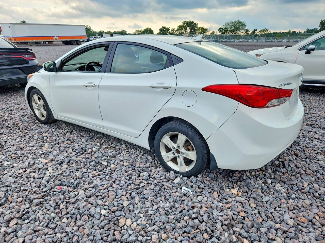 2012 Hyundai Elantra Gls White vin: 5NPDH4AE5CH109024