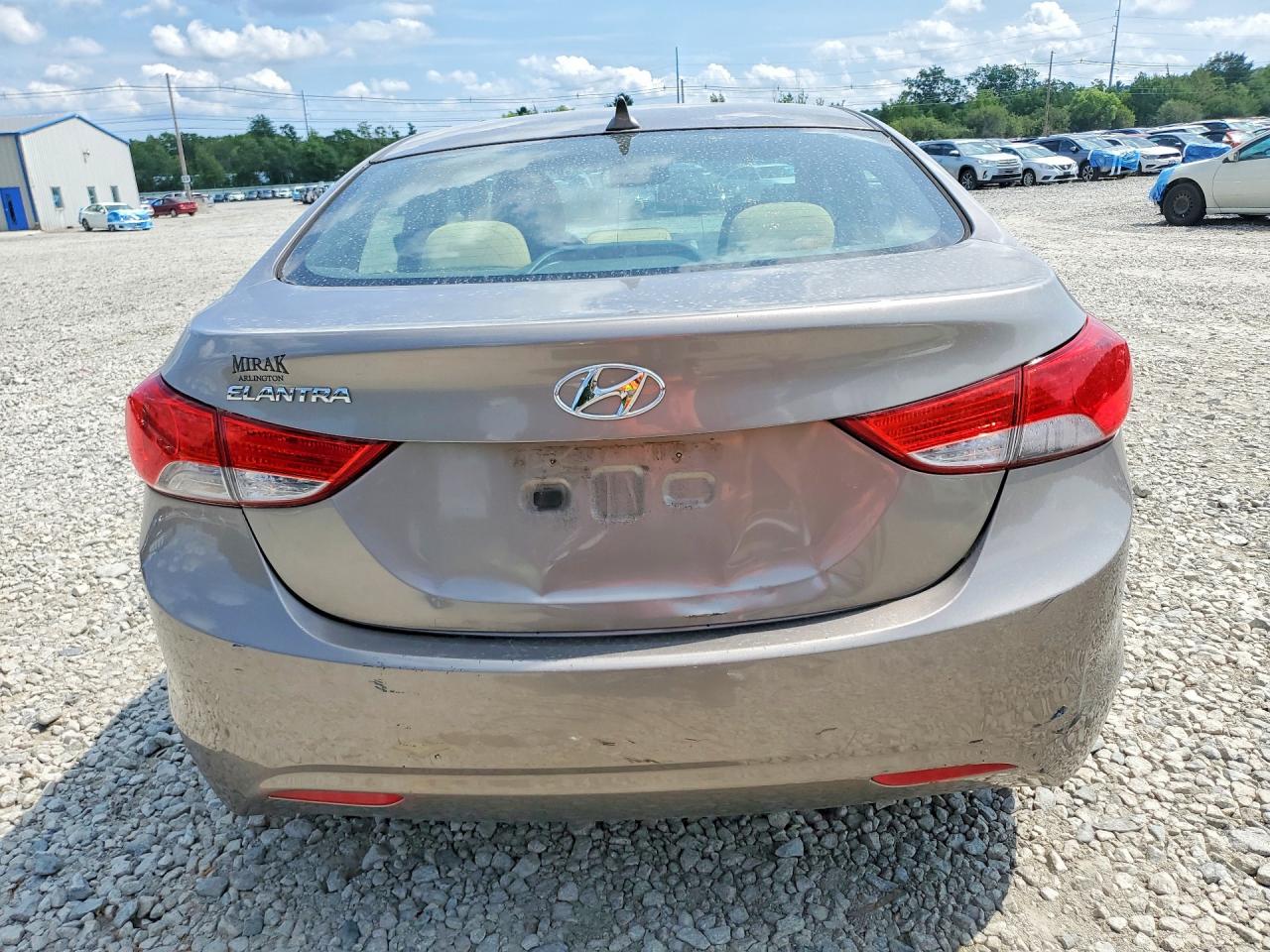 2012 Hyundai Elantra Gls Silver vin: 5NPDH4AE5CH124705