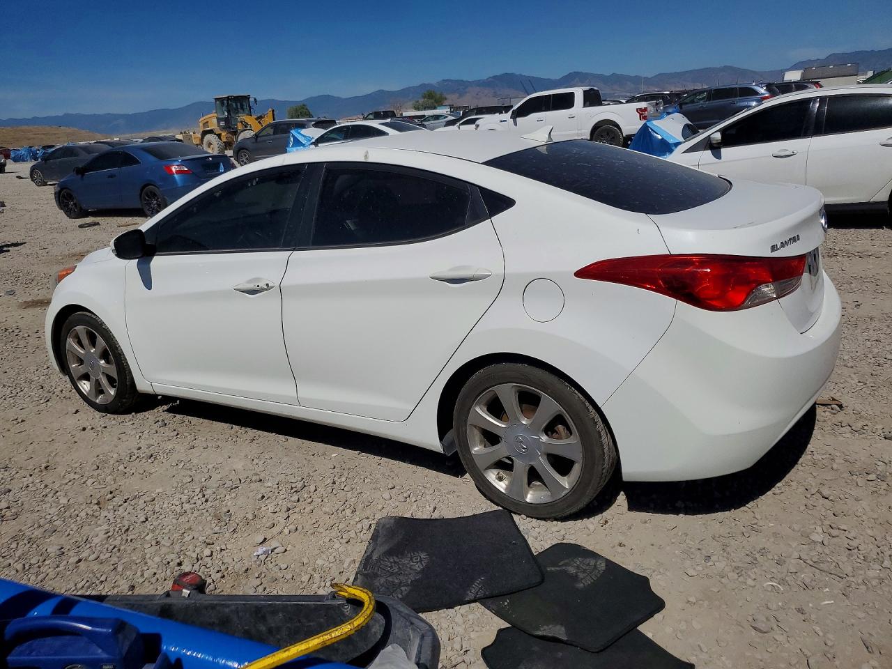 2012 Hyundai Elantra Limited White vin: 5NPDH4AE5CH129337