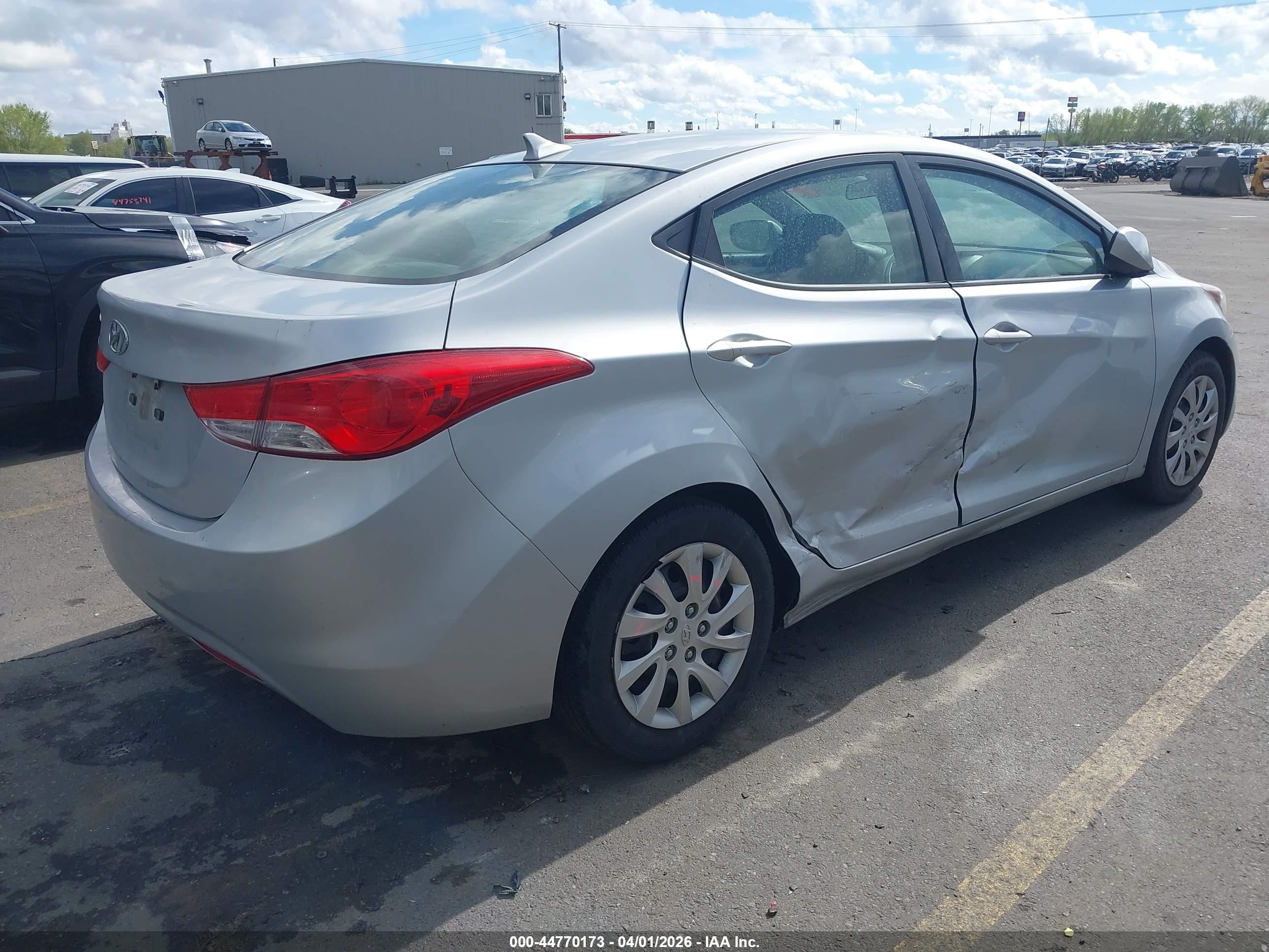 2012 Hyundai Elantra Gls Silver vin: 5NPDH4AE5CH130536