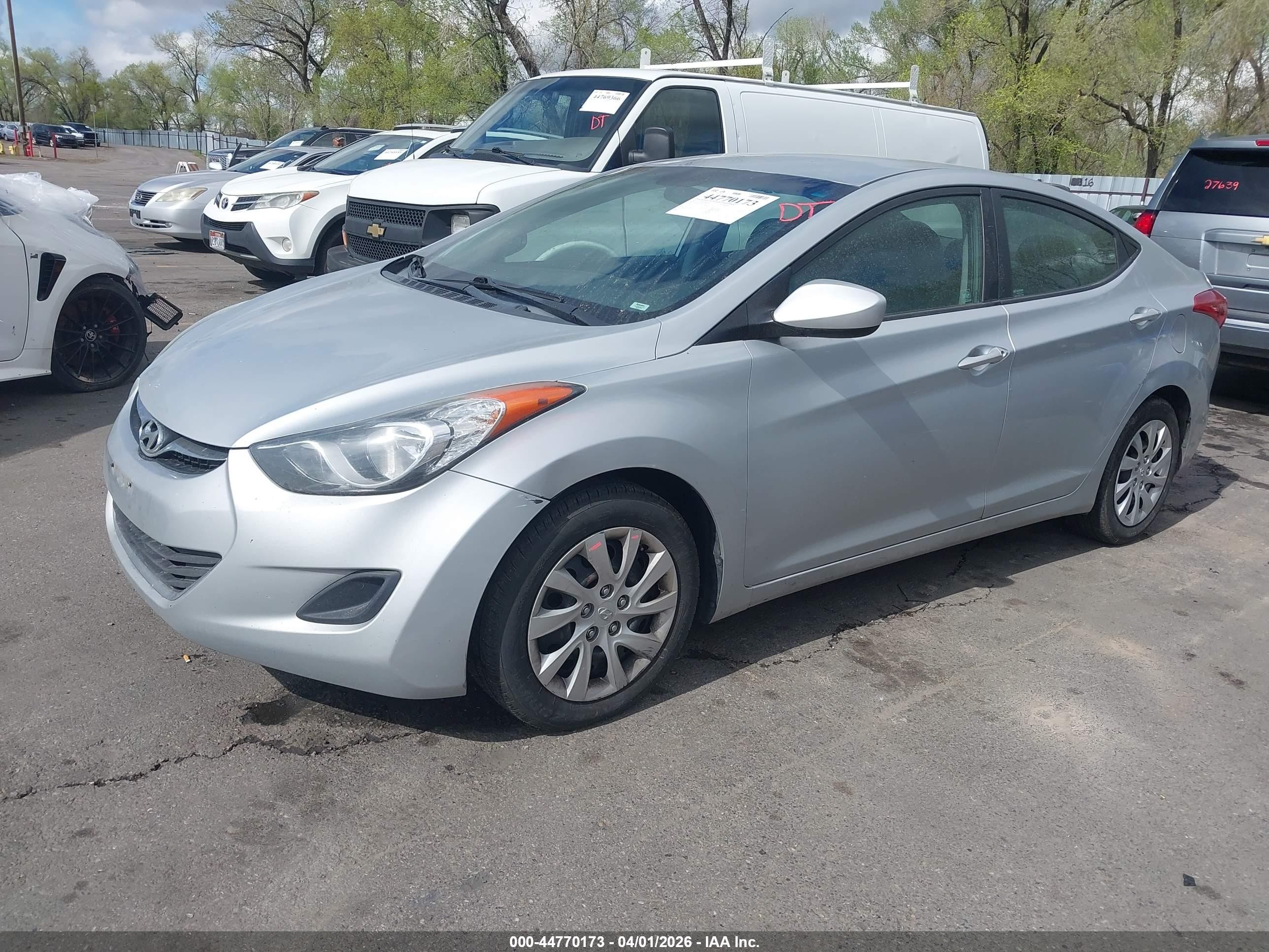2012 Hyundai Elantra Gls Silver vin: 5NPDH4AE5CH130536