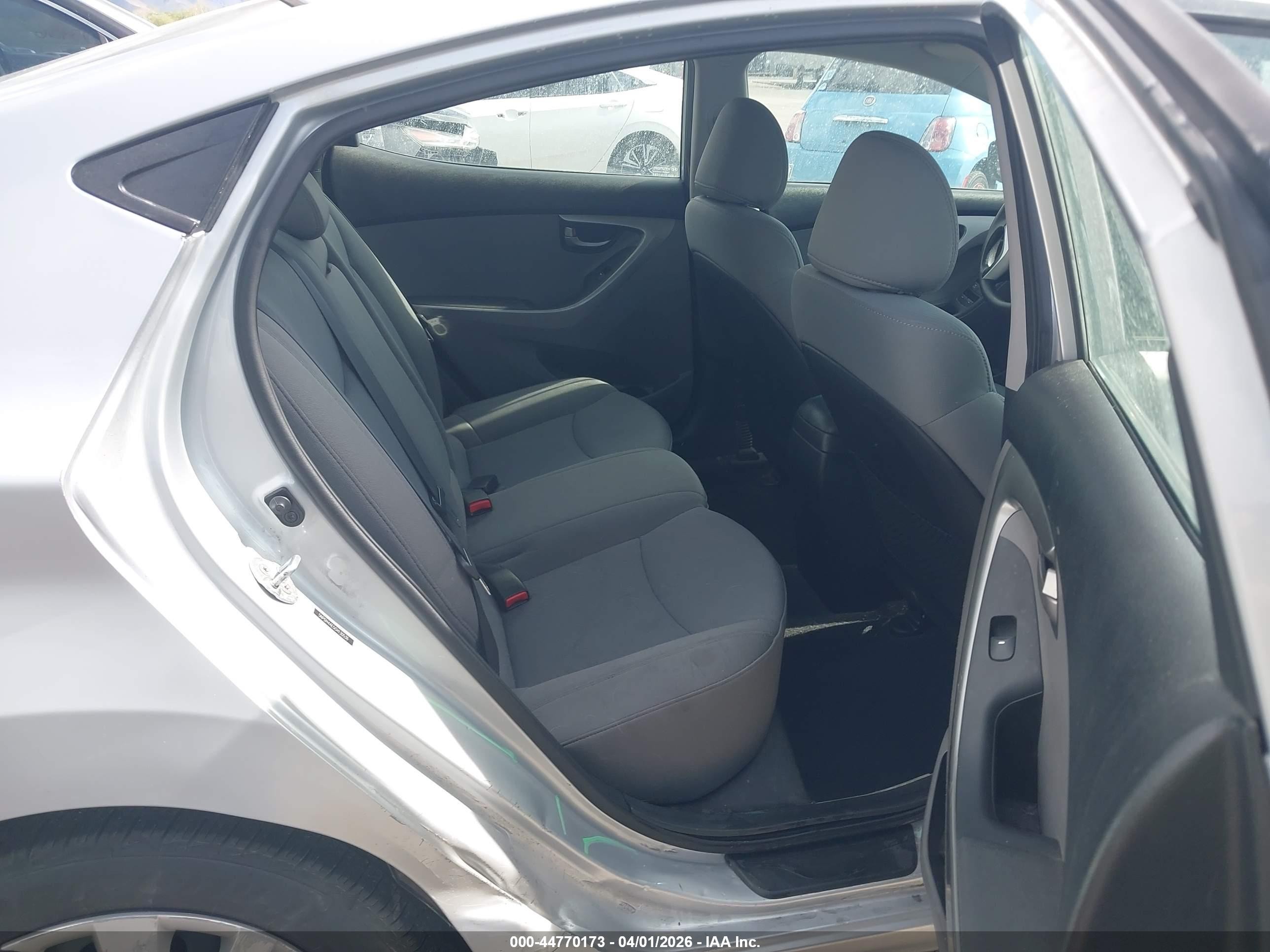 2012 Hyundai Elantra Gls Silver vin: 5NPDH4AE5CH130536