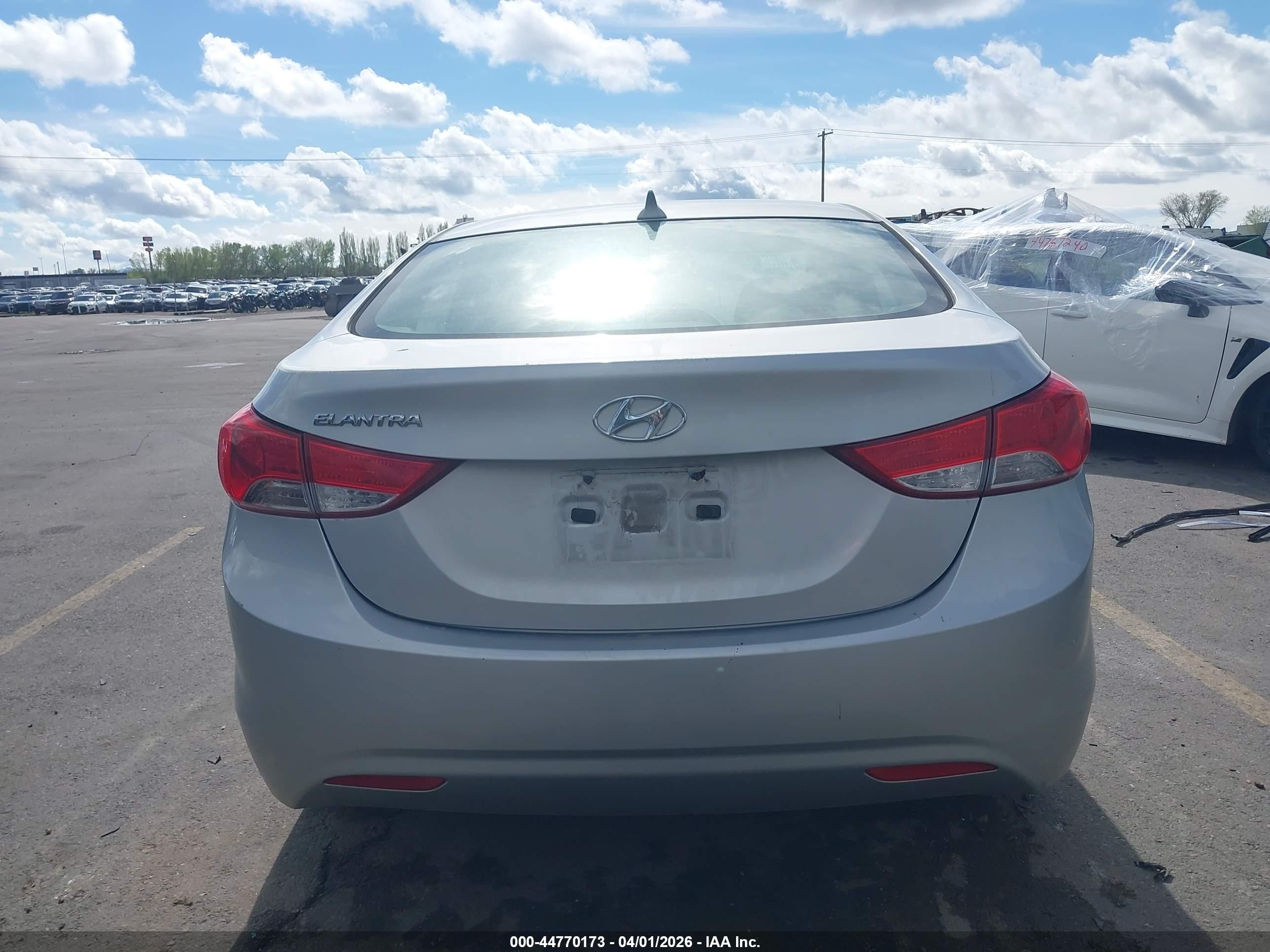 2012 Hyundai Elantra Gls Silver vin: 5NPDH4AE5CH130536