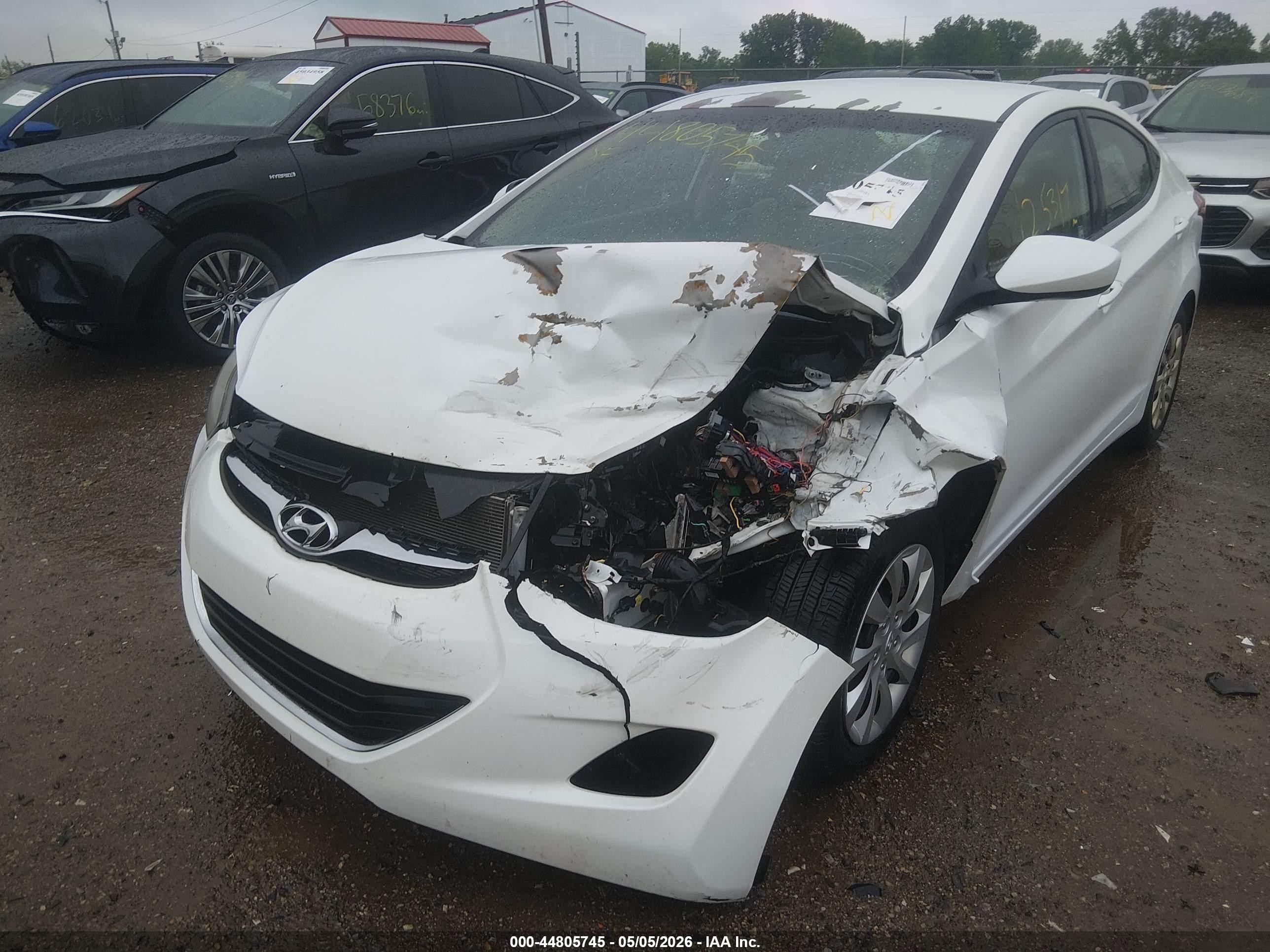 2012 Hyundai Elantra Gls White vin: 5NPDH4AE5CH140905
