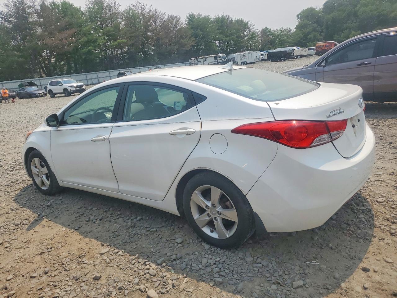 2013 Hyundai Elantra Gls White vin: 5NPDH4AE5DH185733