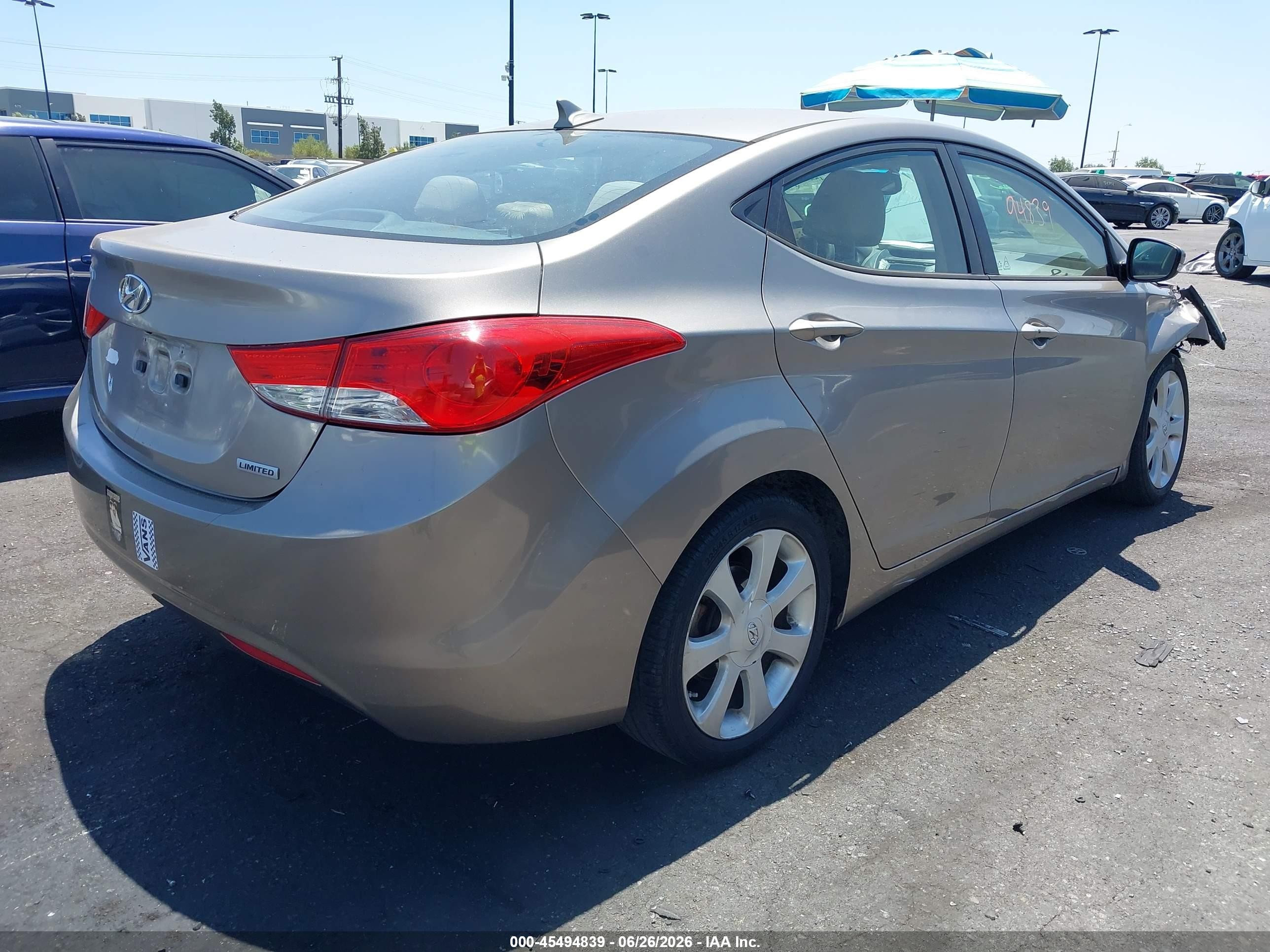 2013 Hyundai Elantra Limited Beige vin: 5NPDH4AE5DH236342