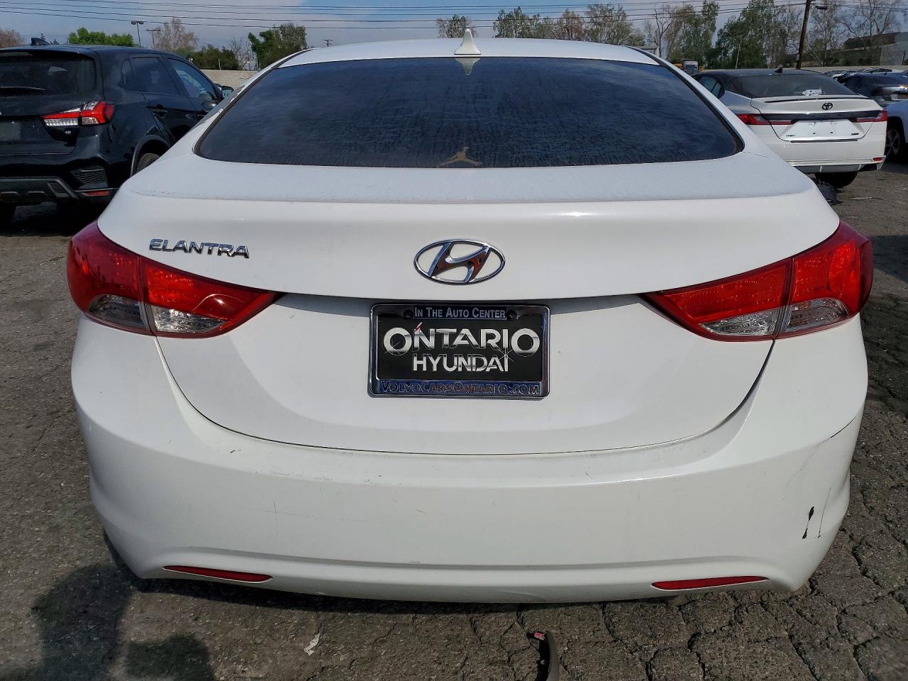 2013 Hyundai Elantra White vin: 5NPDH4AE5DH256283