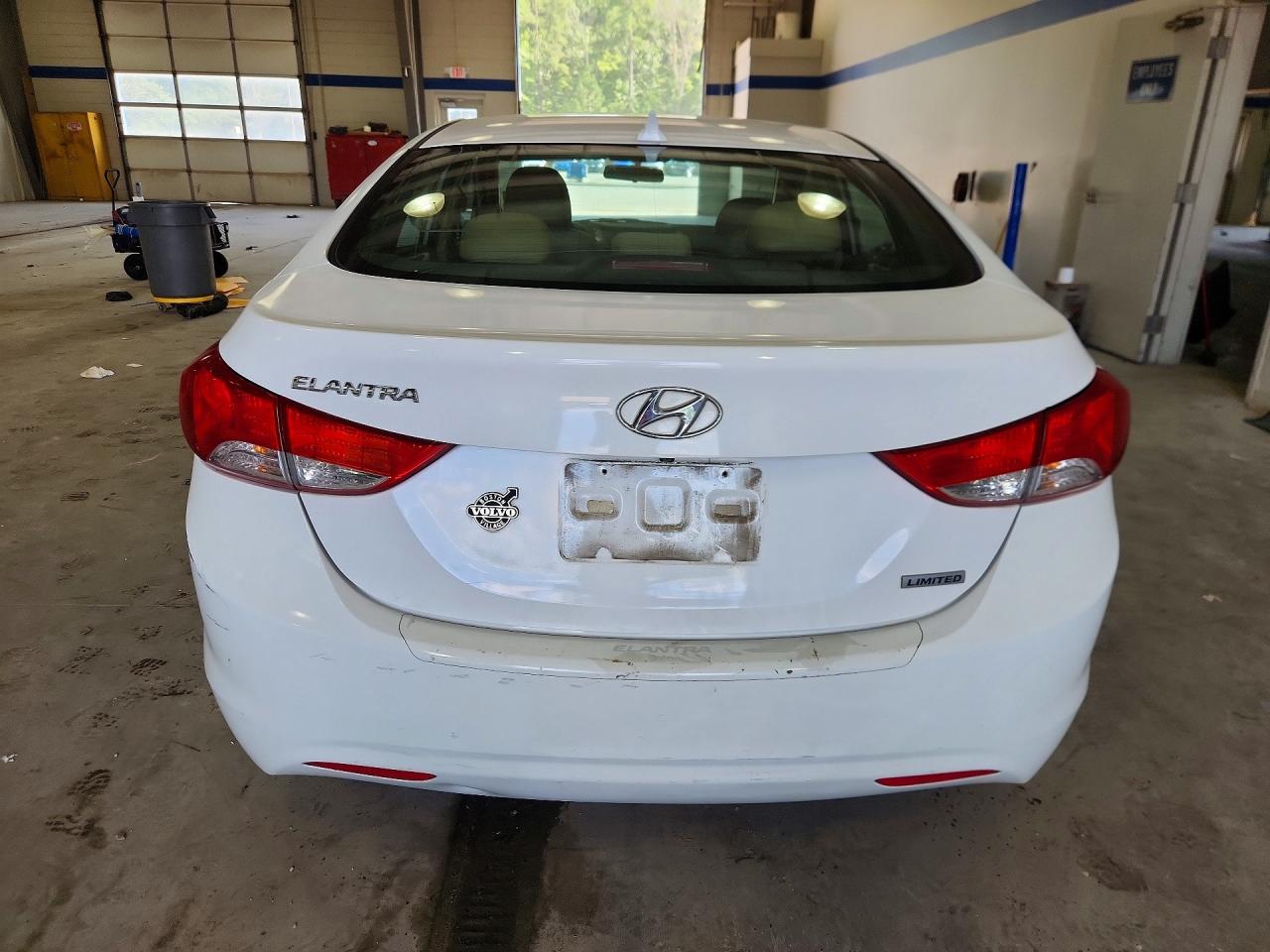 2013 Hyundai Elantra Limited Белый vin: 5NPDH4AE5DH306583