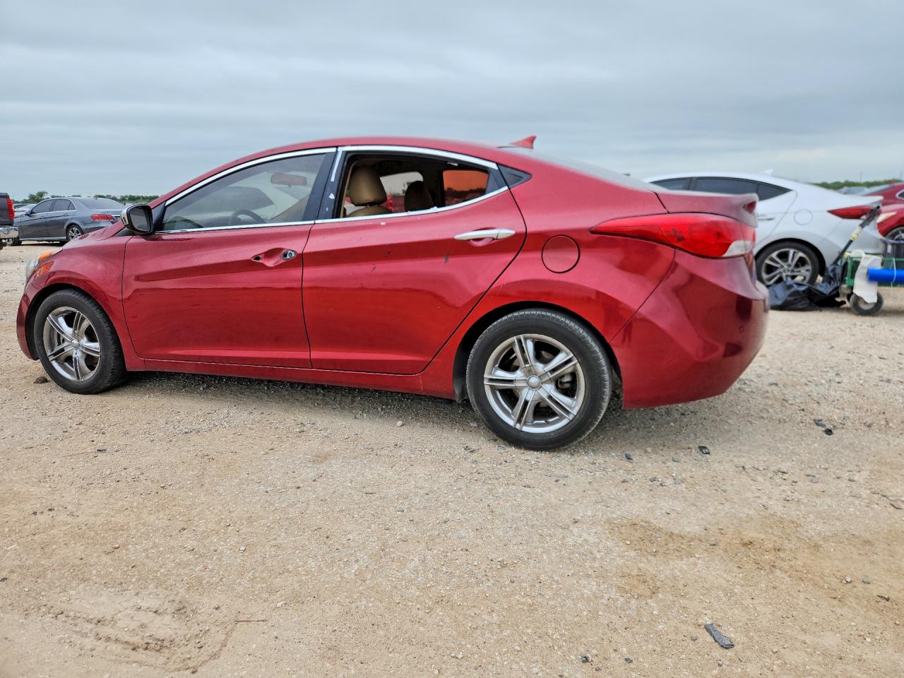 2013 Hyundai Elantra Gls Red vin: 5NPDH4AE5DH323822