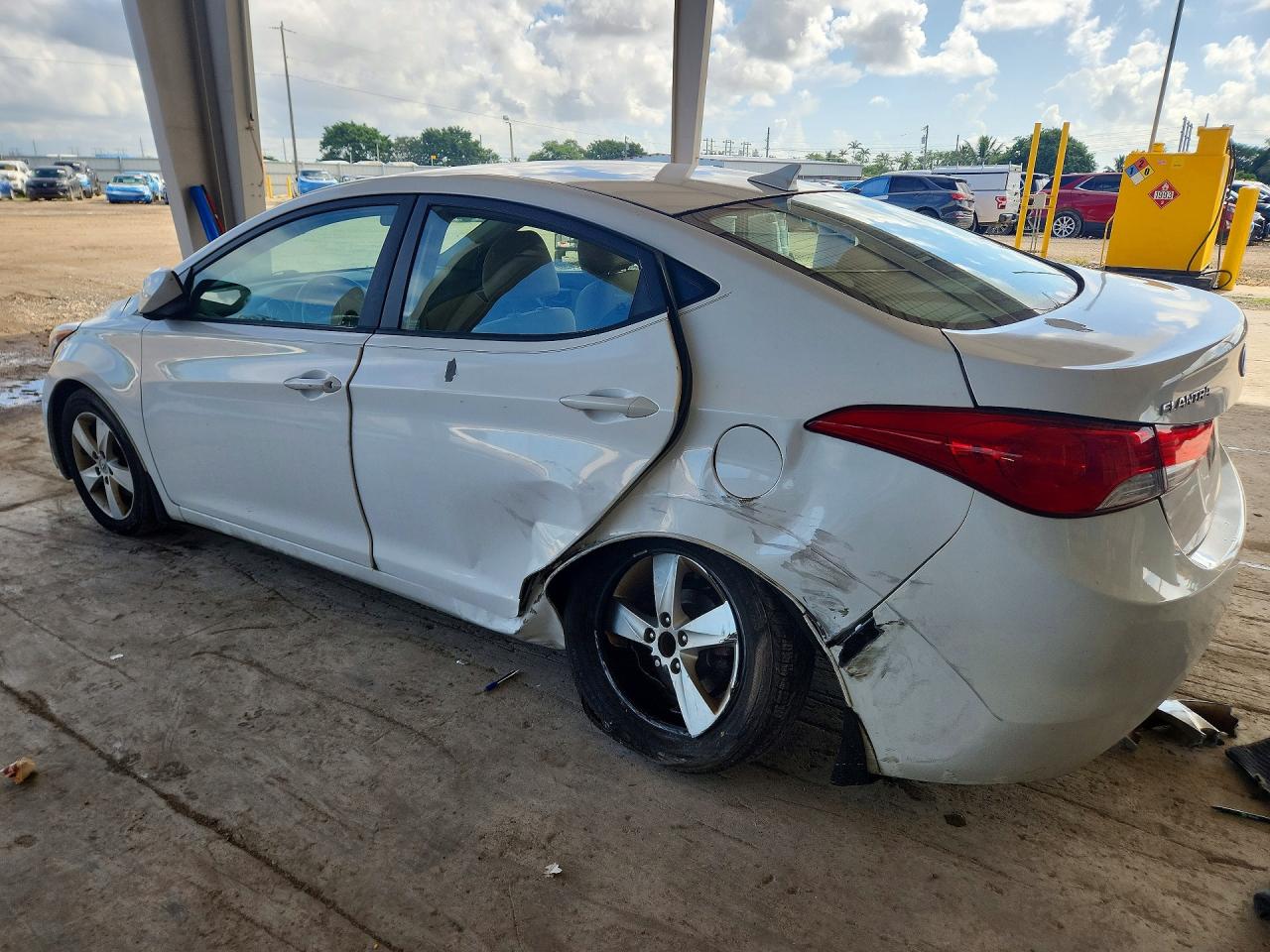 2013 Hyundai Elantra Gls White vin: 5NPDH4AE5DH329796