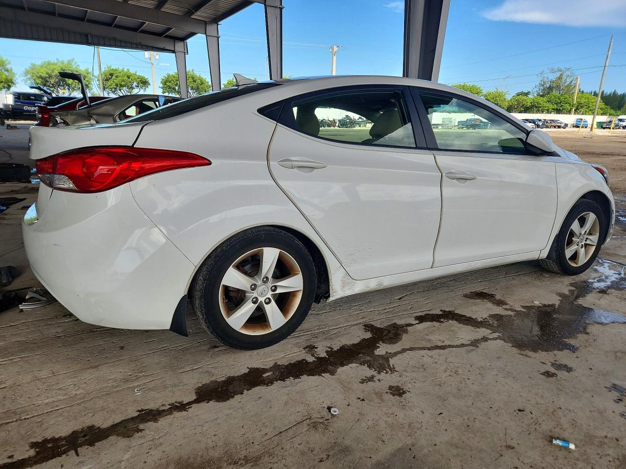 2013 Hyundai Elantra Gls White vin: 5NPDH4AE5DH329796