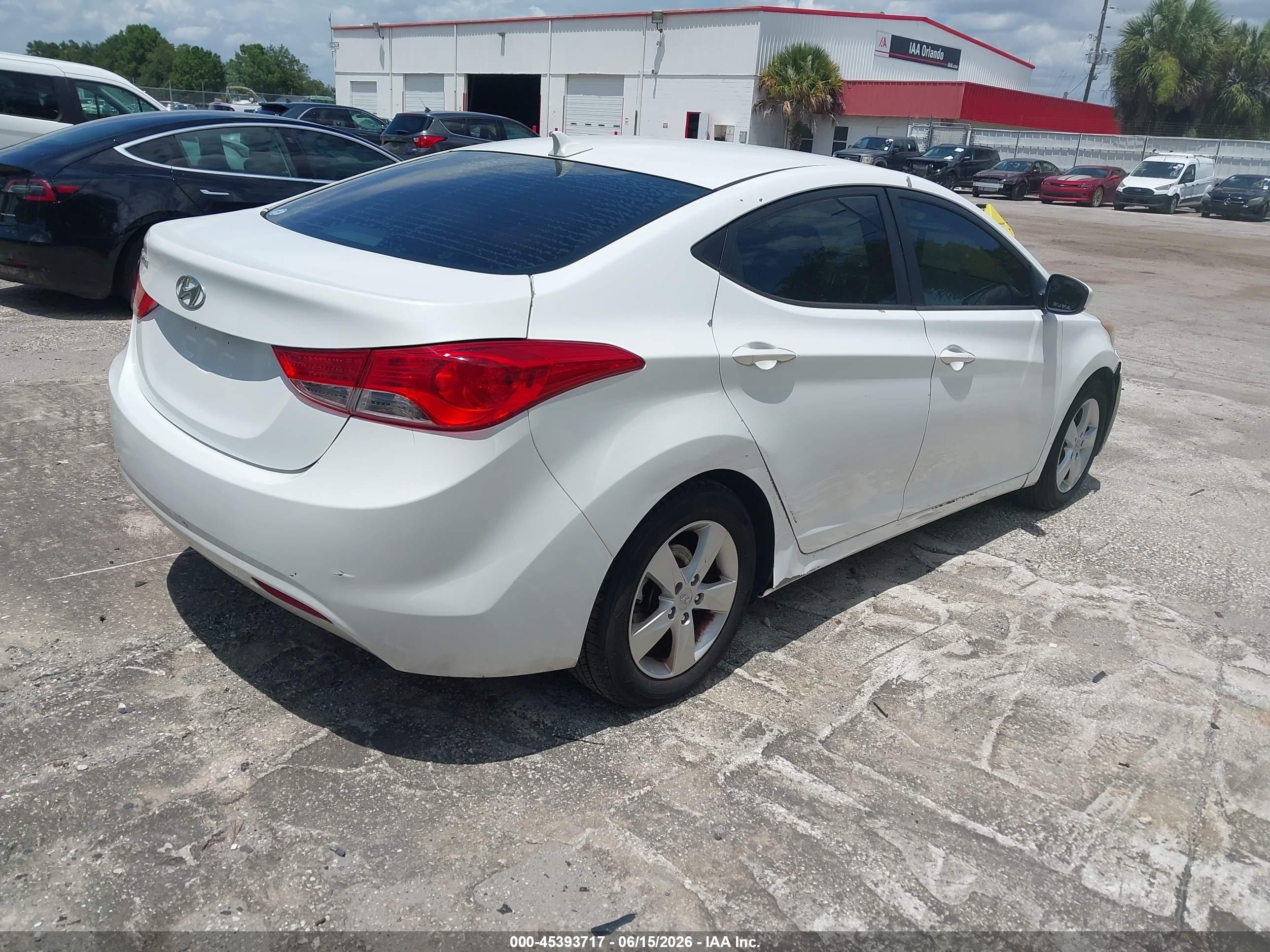 2013 Hyundai Elantra Gls White vin: 5NPDH4AE5DH373541