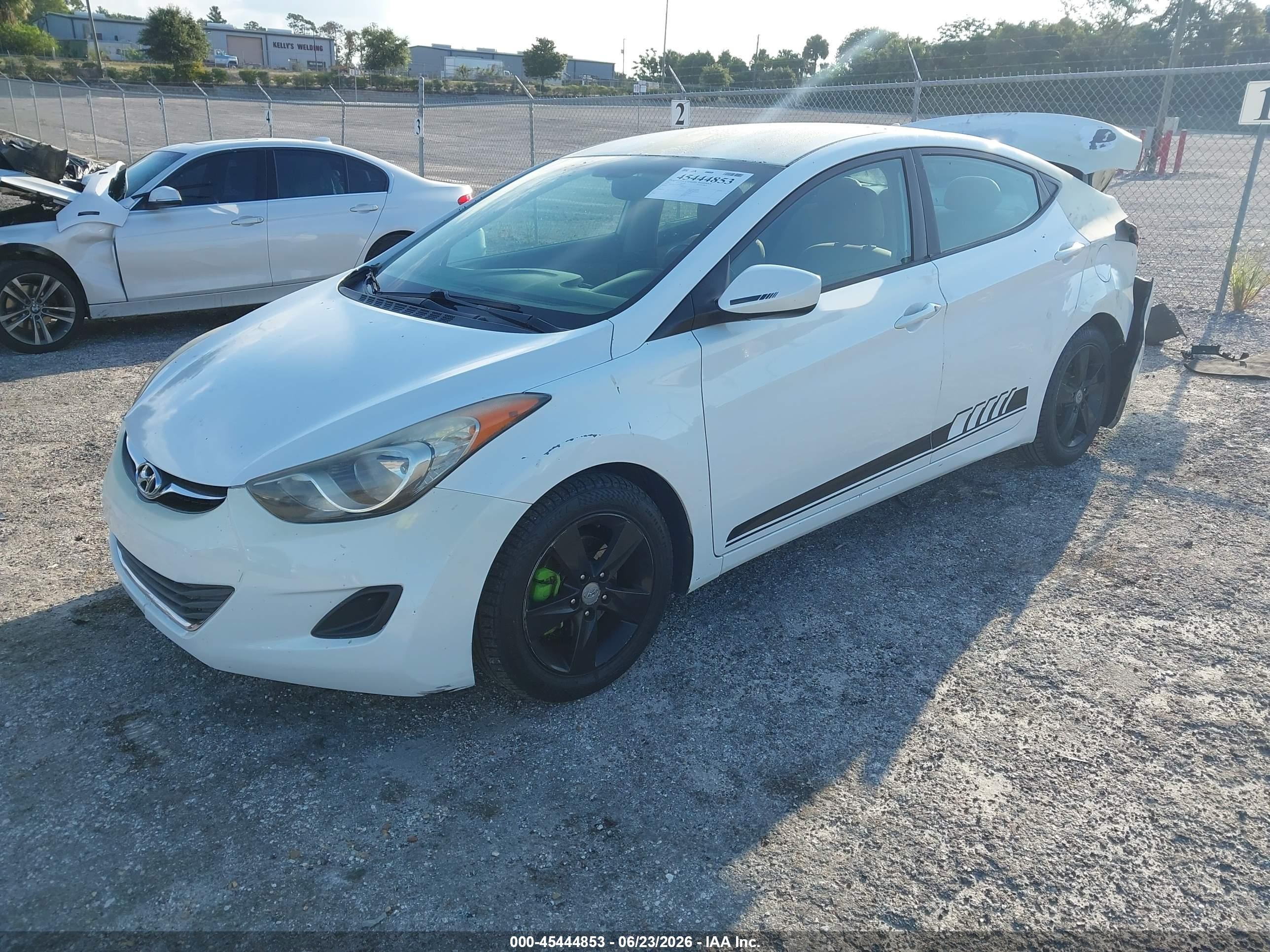 2013 Hyundai Elantra Gls White vin: 5NPDH4AE5DH408448