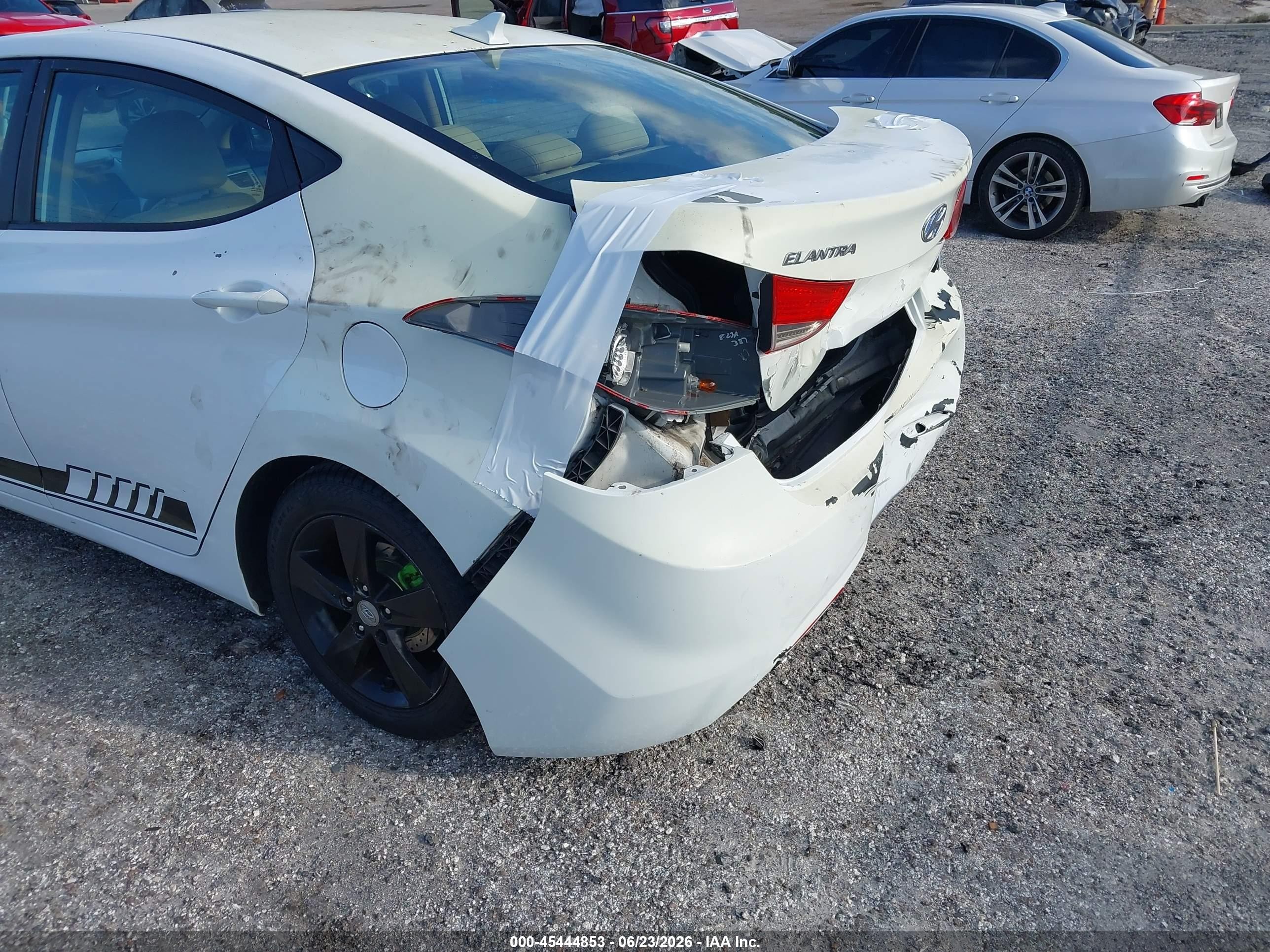 2013 Hyundai Elantra Gls White vin: 5NPDH4AE5DH408448