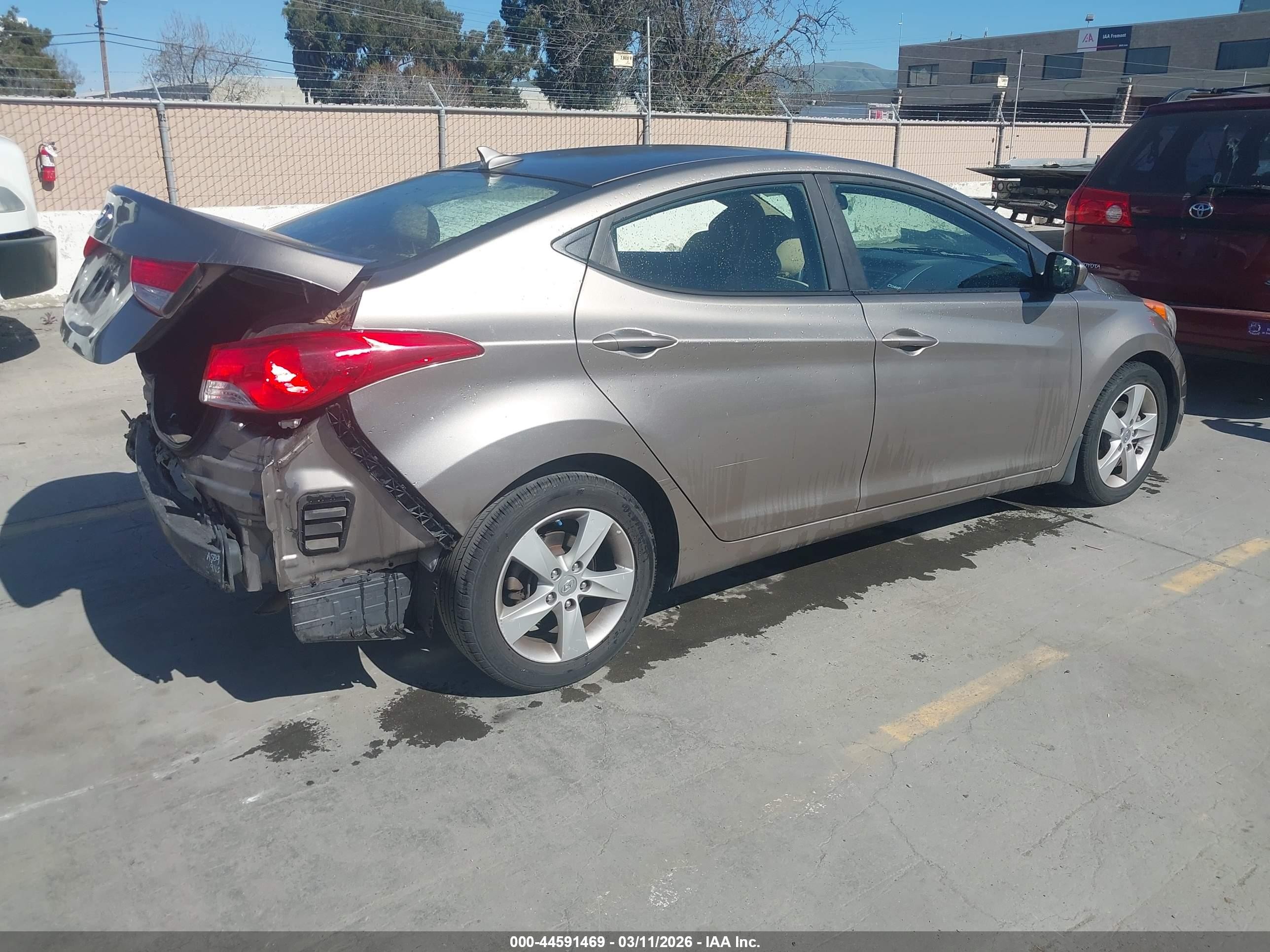 2013 Hyundai Elantra Gls Champagne vin: 5NPDH4AE5DH424746