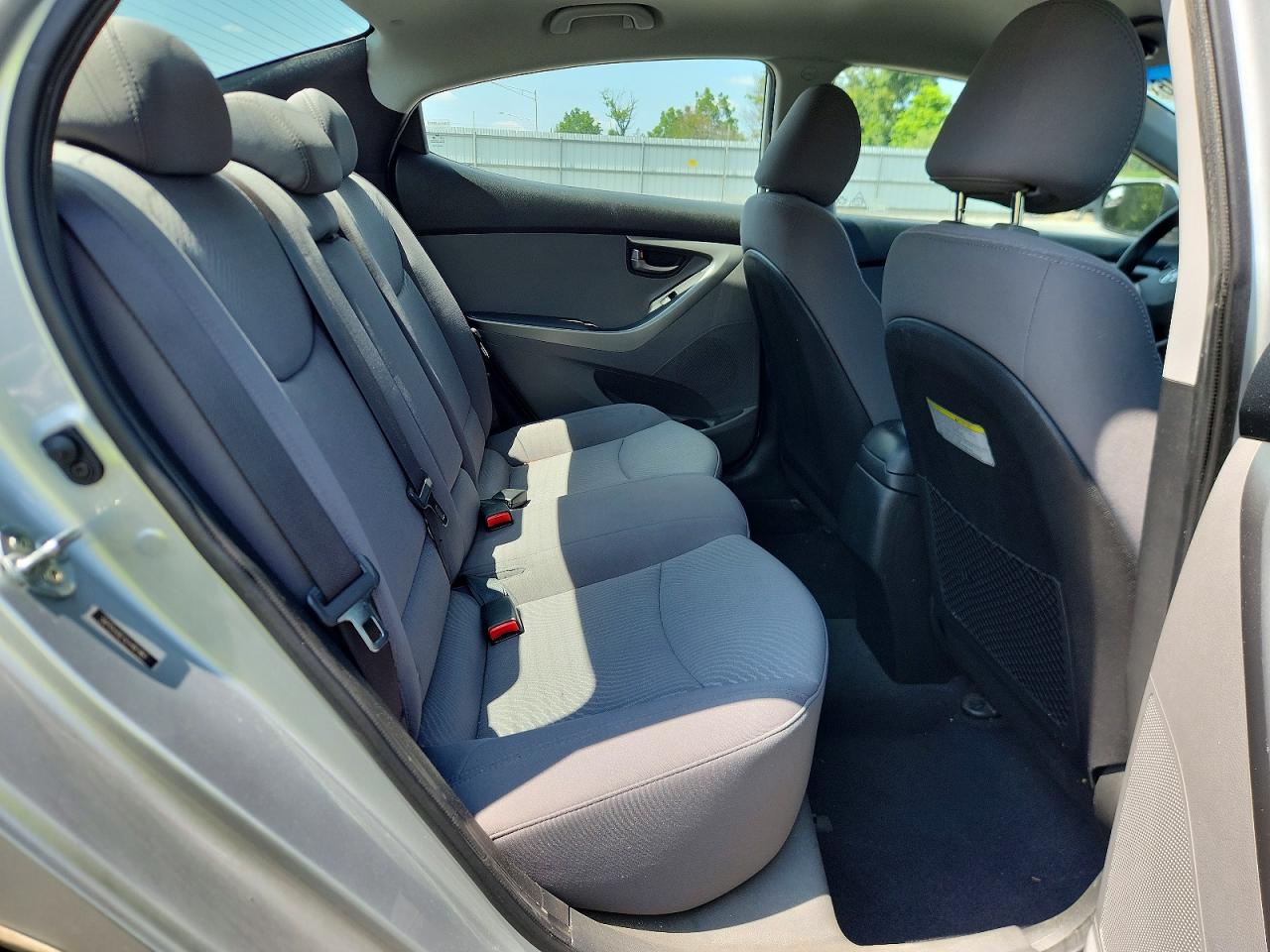 2014 Hyundai Elantra Se Silver vin: 5NPDH4AE5EH461961