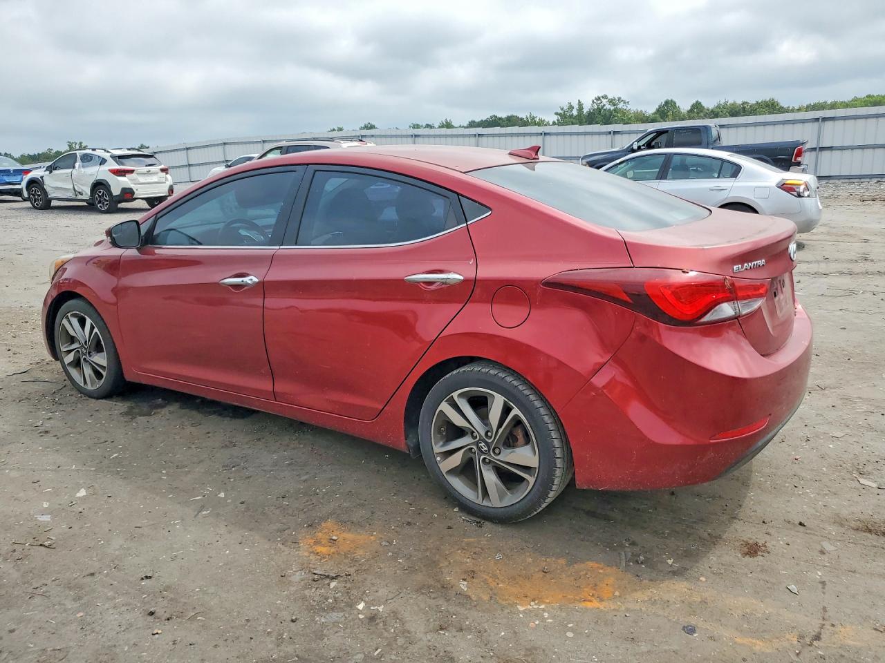 2014 Hyundai Elantra Limited Красный vin: 5NPDH4AE5EH501195