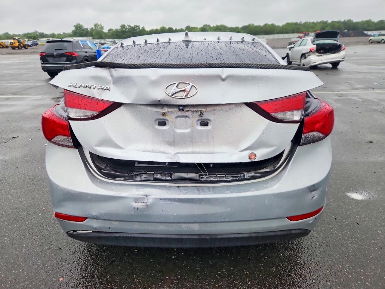 2014 Hyundai Elantra Se Silver vin: 5NPDH4AE5EH512326