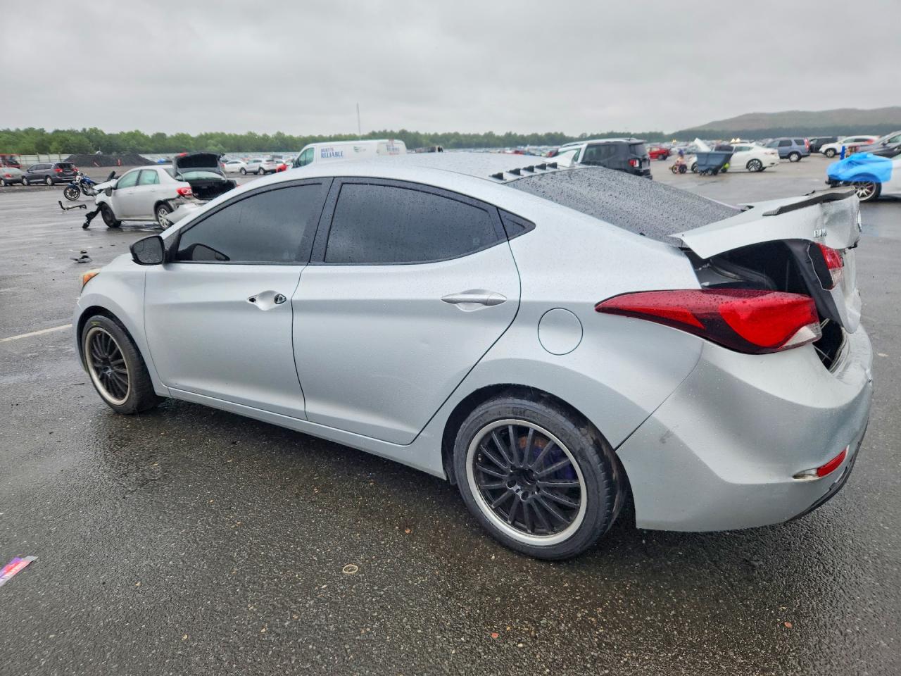 2014 Hyundai Elantra Se Silver vin: 5NPDH4AE5EH512326
