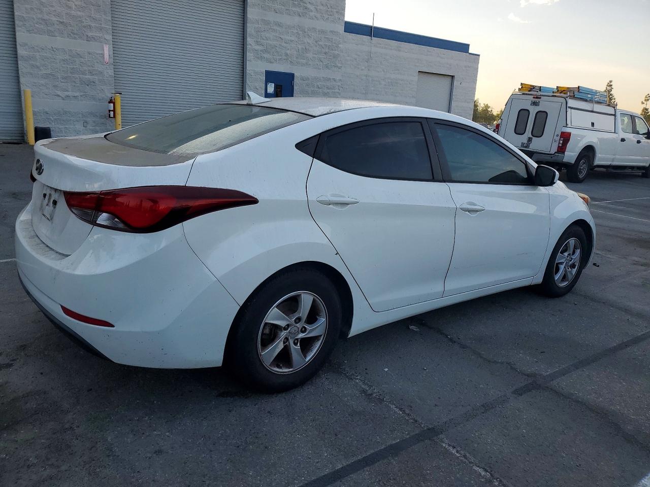 2014 Hyundai Elantra Se White vin: 5NPDH4AE5EH526646