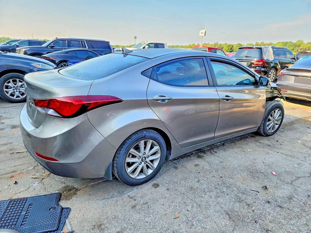 2014 Hyundai Elantra Se Tan vin: 5NPDH4AE5EH535637