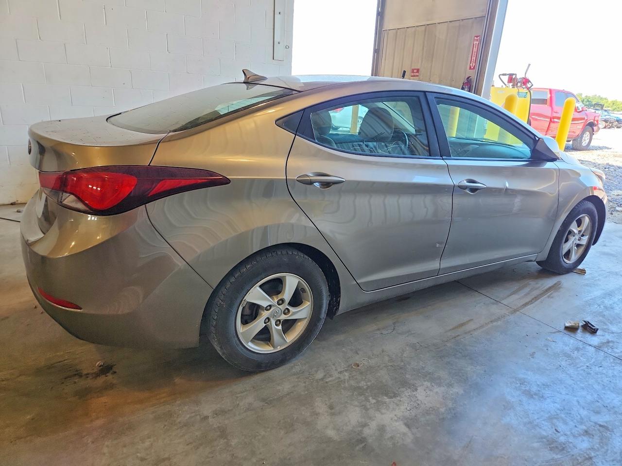 2015 Hyundai Elantra Se Silver vin: 5NPDH4AE5FH553976