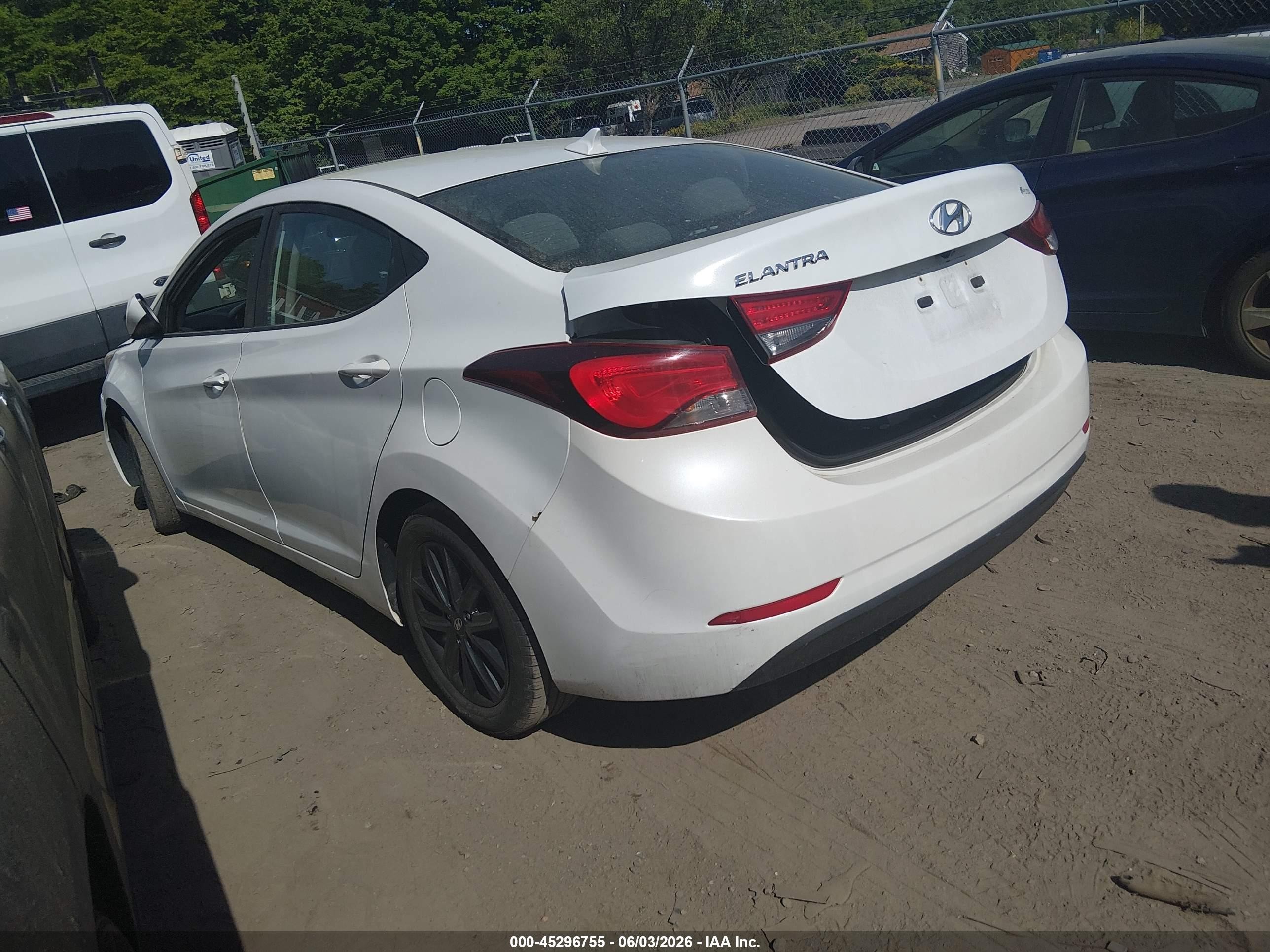 2015 Hyundai Elantra Se White vin: 5NPDH4AE5FH556571