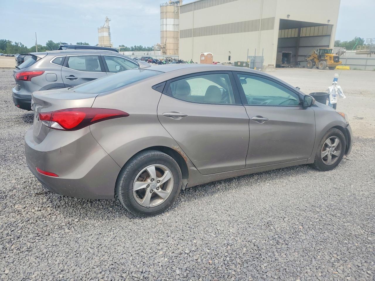 2015 Hyundai Elantra Se Brown vin: 5NPDH4AE5FH561897