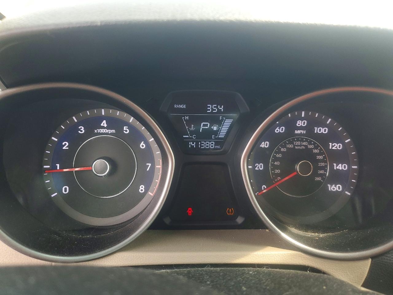 2015 Hyundai Elantra Se Brown vin: 5NPDH4AE5FH561897