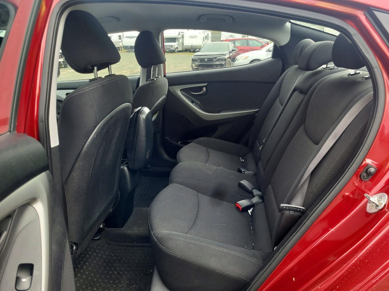 2015 Hyundai Elantra Se Red vin: 5NPDH4AE5FH563892