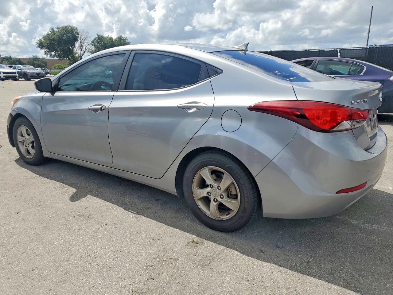 2015 Hyundai Elantra Se Two Tone vin: 5NPDH4AE5FH579767