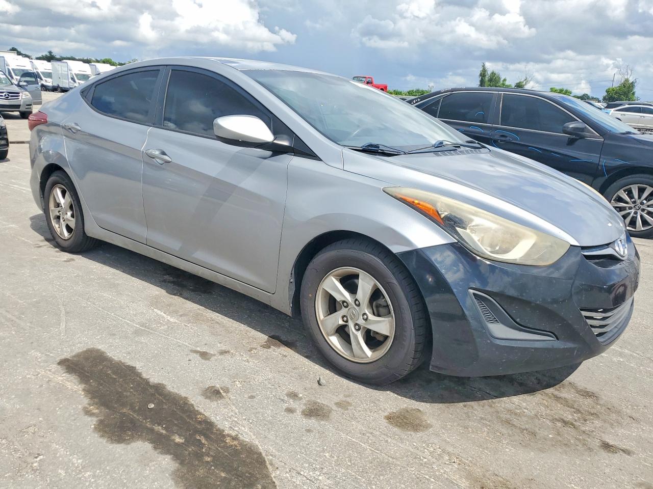 2015 Hyundai Elantra Se Two Tone vin: 5NPDH4AE5FH579767
