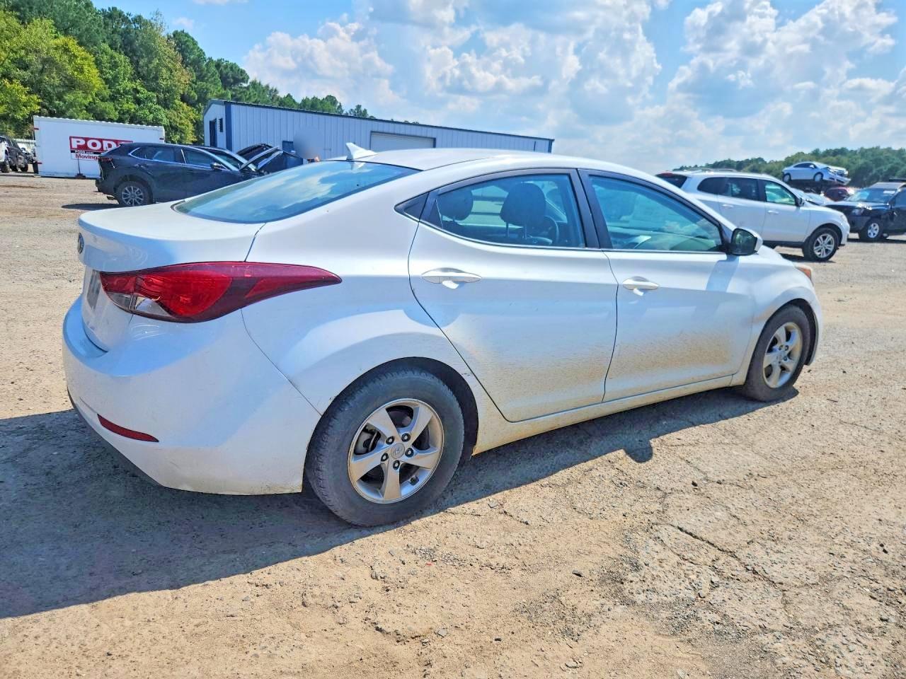 2015 Hyundai Elantra Se White vin: 5NPDH4AE5FH587822